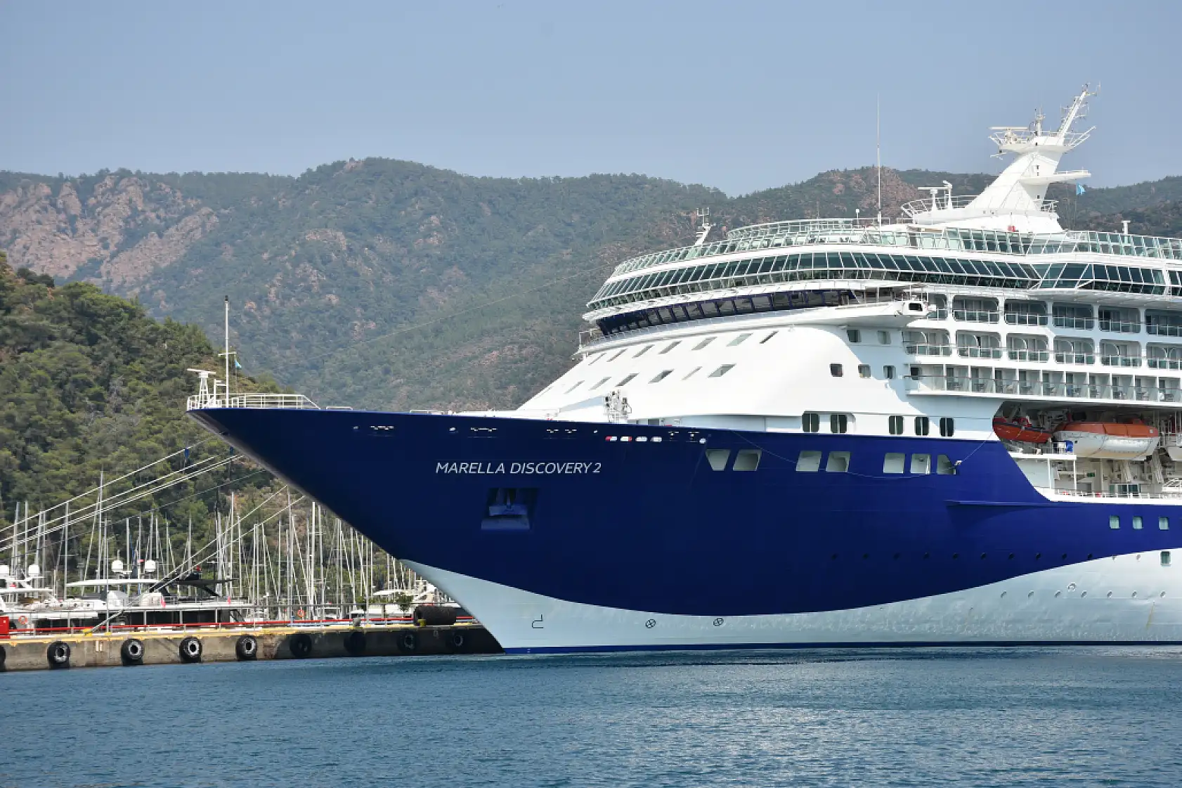 'Marella Discovery 2' kruvaziyeri ile Marmaris'e 1840 turist geldi