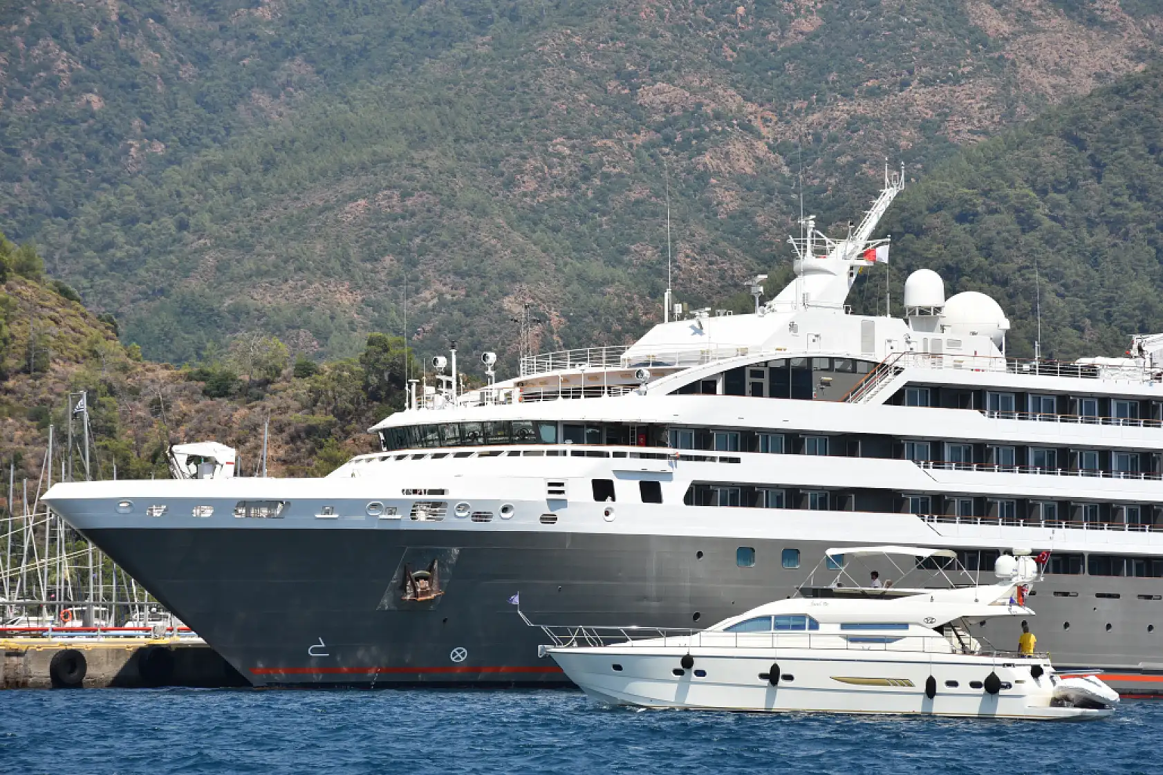 'L Austral' kruvaziyeriyle 200 üst düzey yönetici Marmaris'e geldi