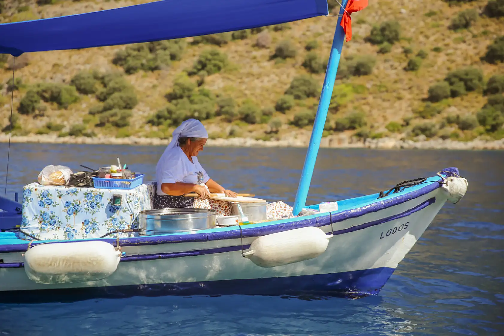 Fethiyeli çiftin kayığında pişen gözlemeler lüks yatlardaki tatilcilerden talep görüyor