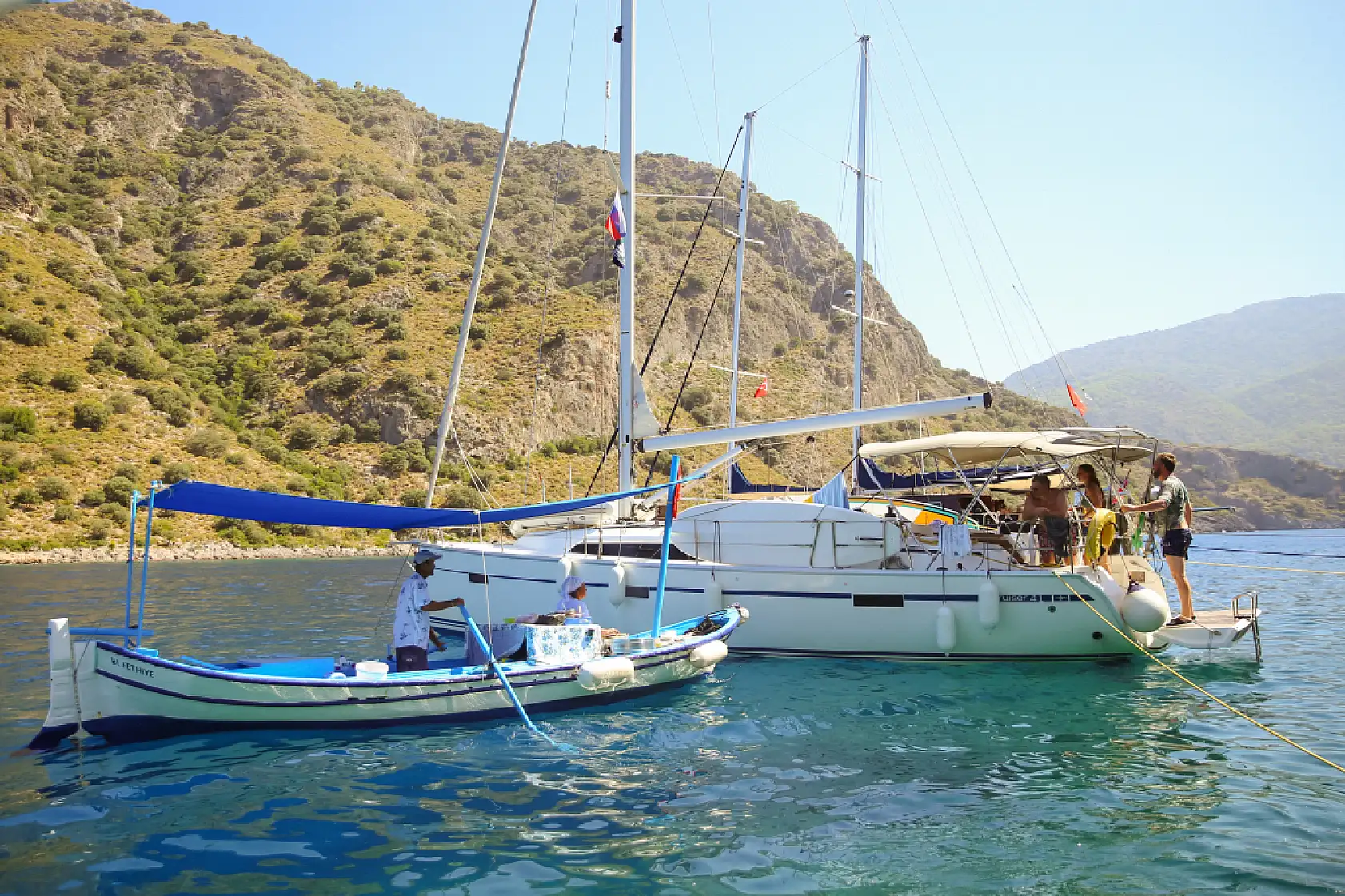 Fethiyeli çiftin kayığında pişen gözlemeler lüks yatlardaki tatilcilerden talep görüyor