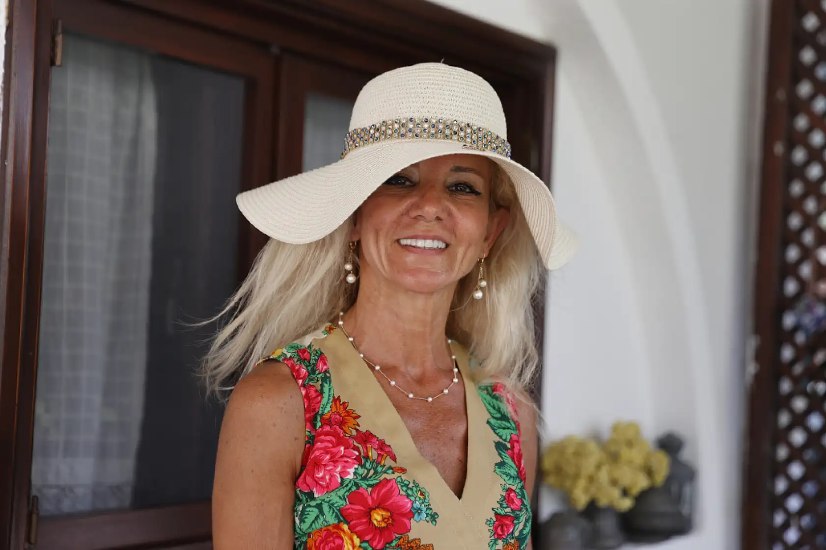 Kadınlara ilham olmak için plaj çantaları tasarlıyor