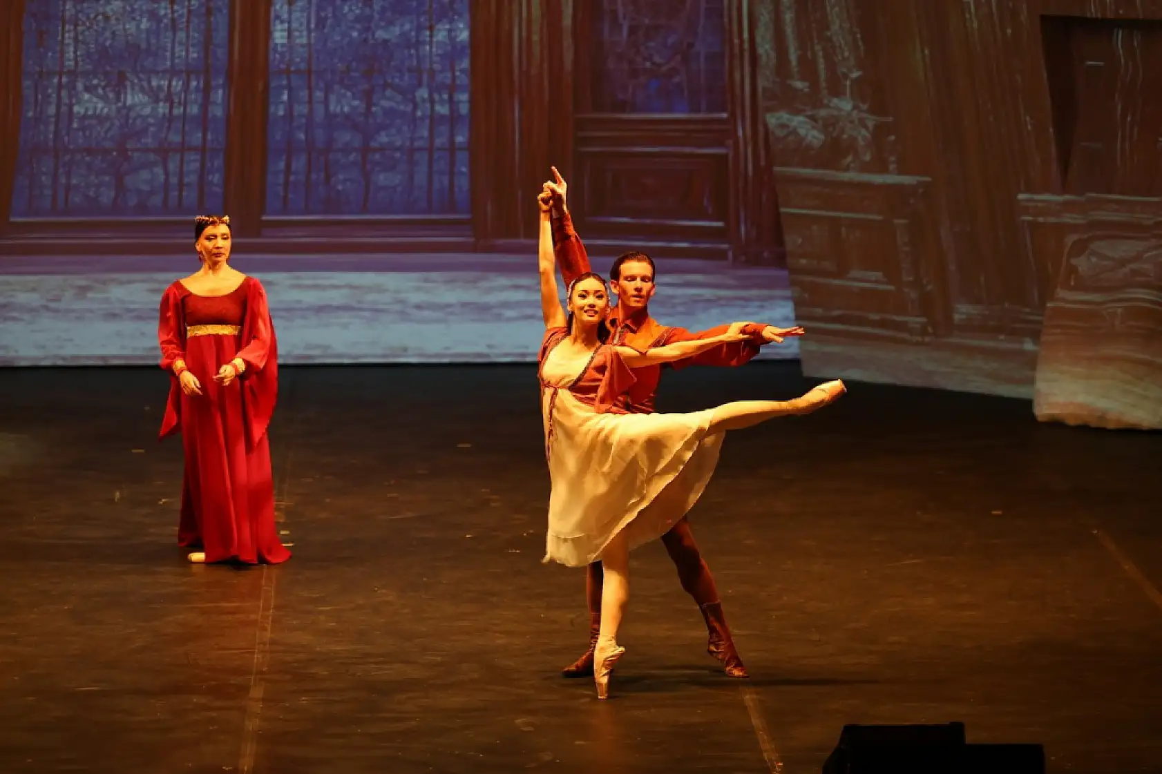 22. Uluslararası Bodrum Bale Festivali 'Romeo ve Juliet' temsiliyle devam etti