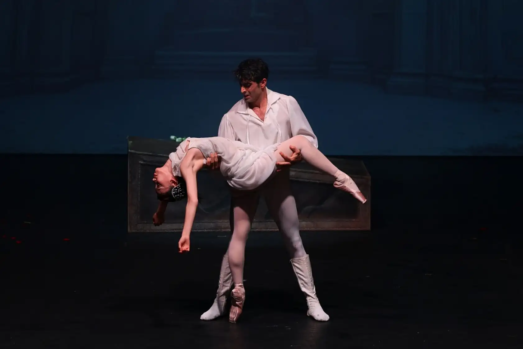 22. Uluslararası Bodrum Bale Festivali 'Romeo ve Juliet' temsiliyle devam etti