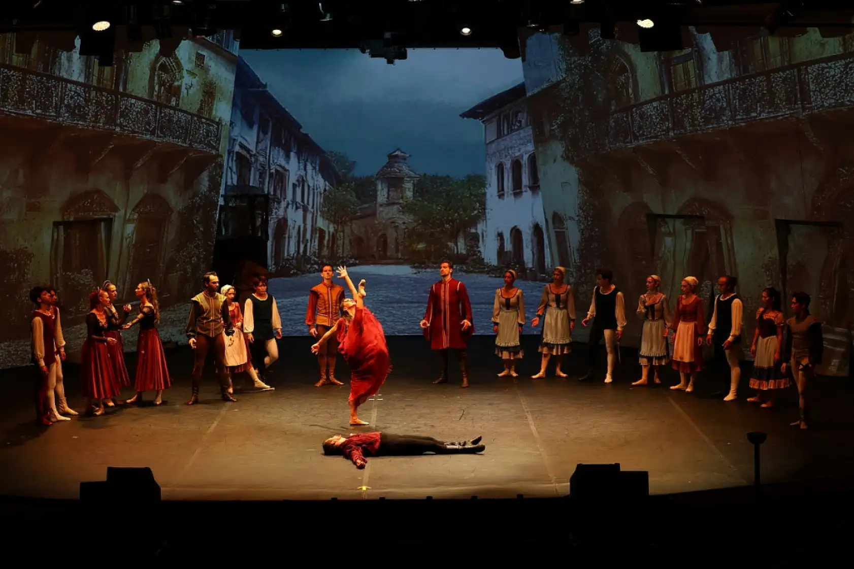 22. Uluslararası Bodrum Bale Festivali 'Romeo ve Juliet' temsiliyle devam etti