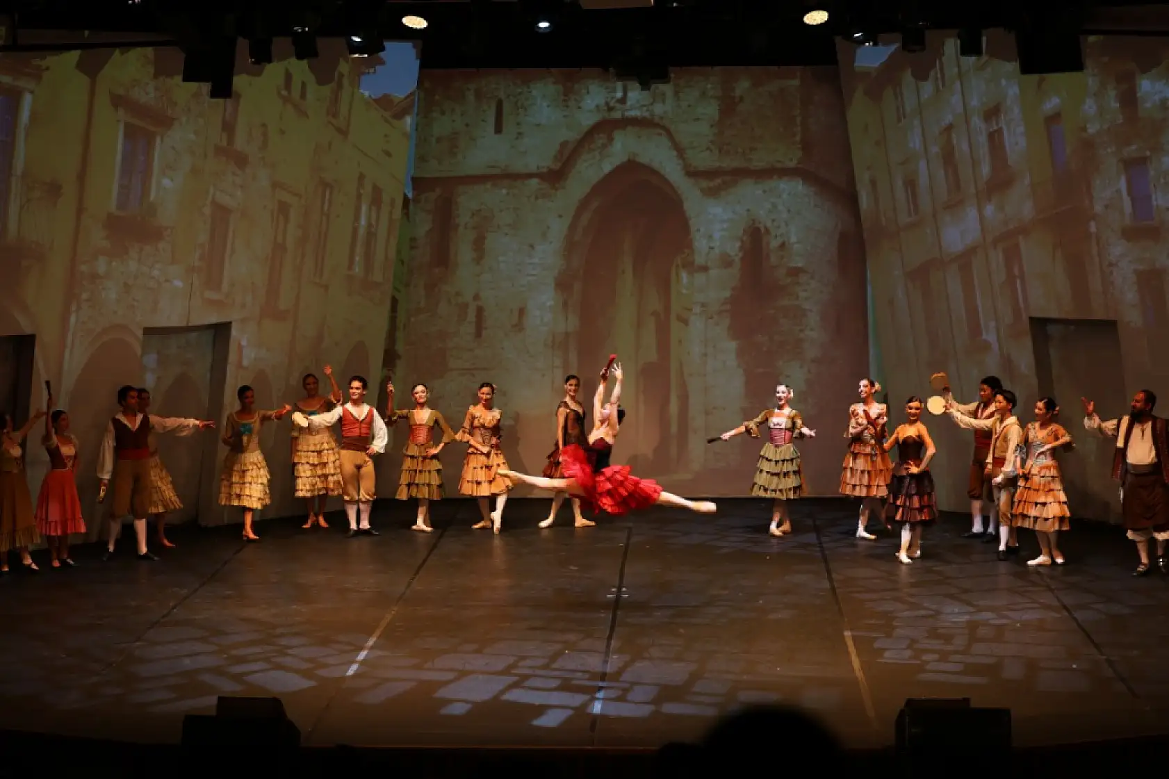 22. Uluslararası Bodrum Bale Festivali, 'Don Kişot' balesiyle devam etti