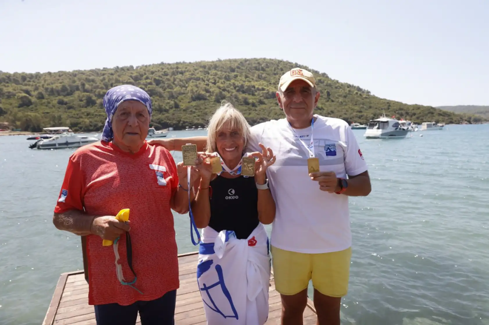 Muğla'da 89 ve 78 yaşındaki çift yüzme tutkularıyla gençlere ilham veriyor