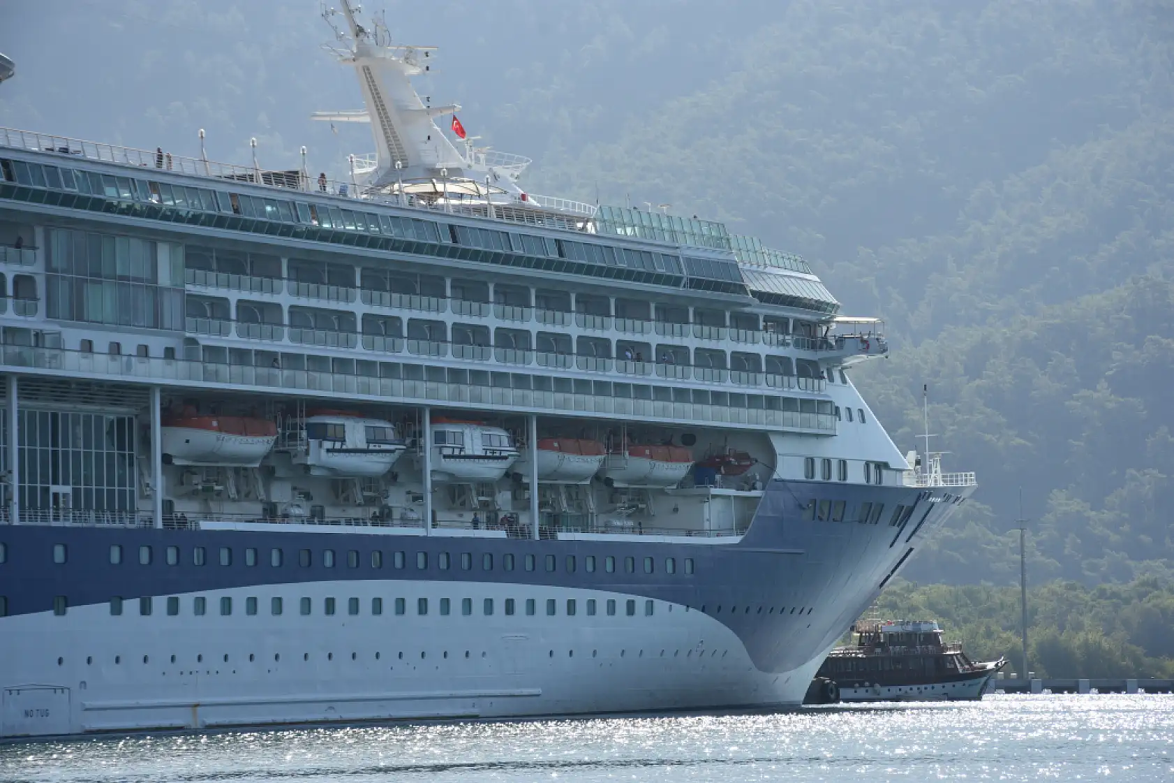 'Marella Discovery 2' kruvaziyeri Marmaris'e 1855 turist getirdi