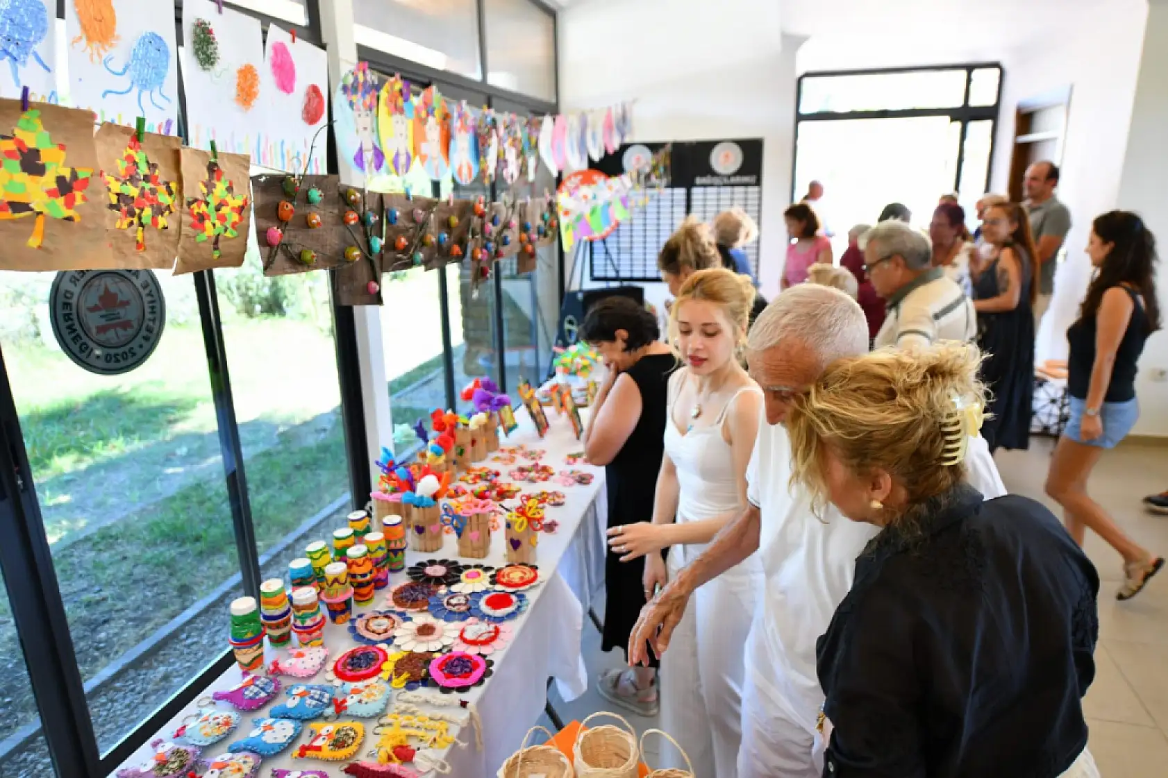 Fethiye'de Alzheimer hastalarının el emeği ürünleri sergilendi