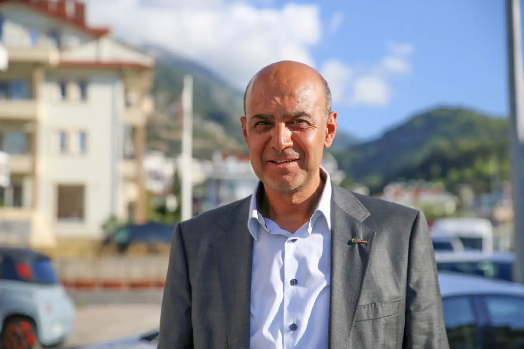 Çinli turistler 'Altın Hafta' tatilinde Babadağ'da yamaç paraşütü uçuşlarını artırdı