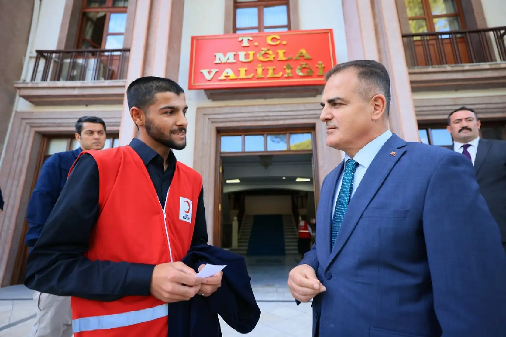 Muğla Genç Kızılay İl Başkanı Türkdoğan Vali Akbıyık'ı ziyaret etti