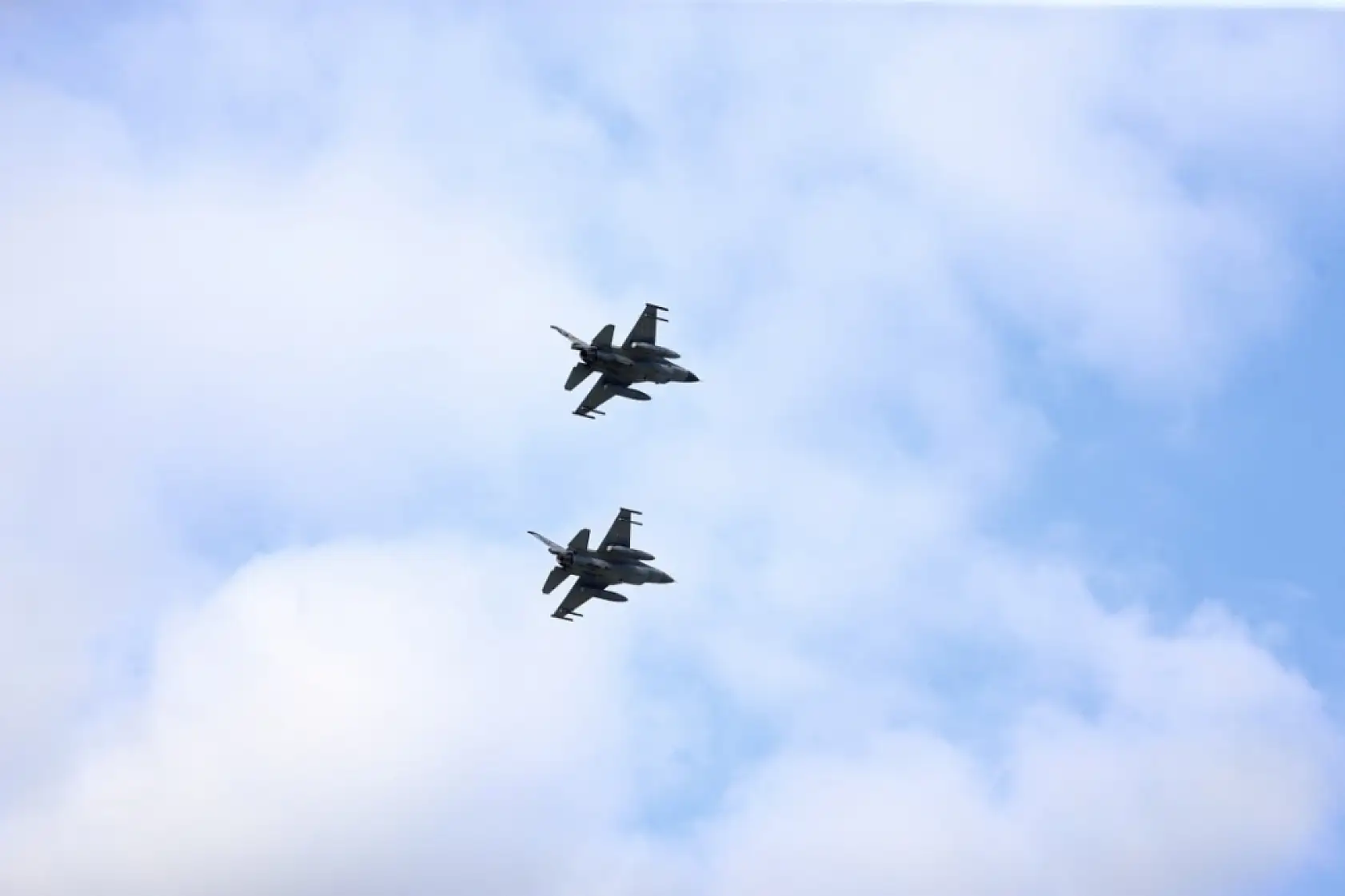 Fethiye'de muharip uçak F-16'ların geçiş provası yapıldı