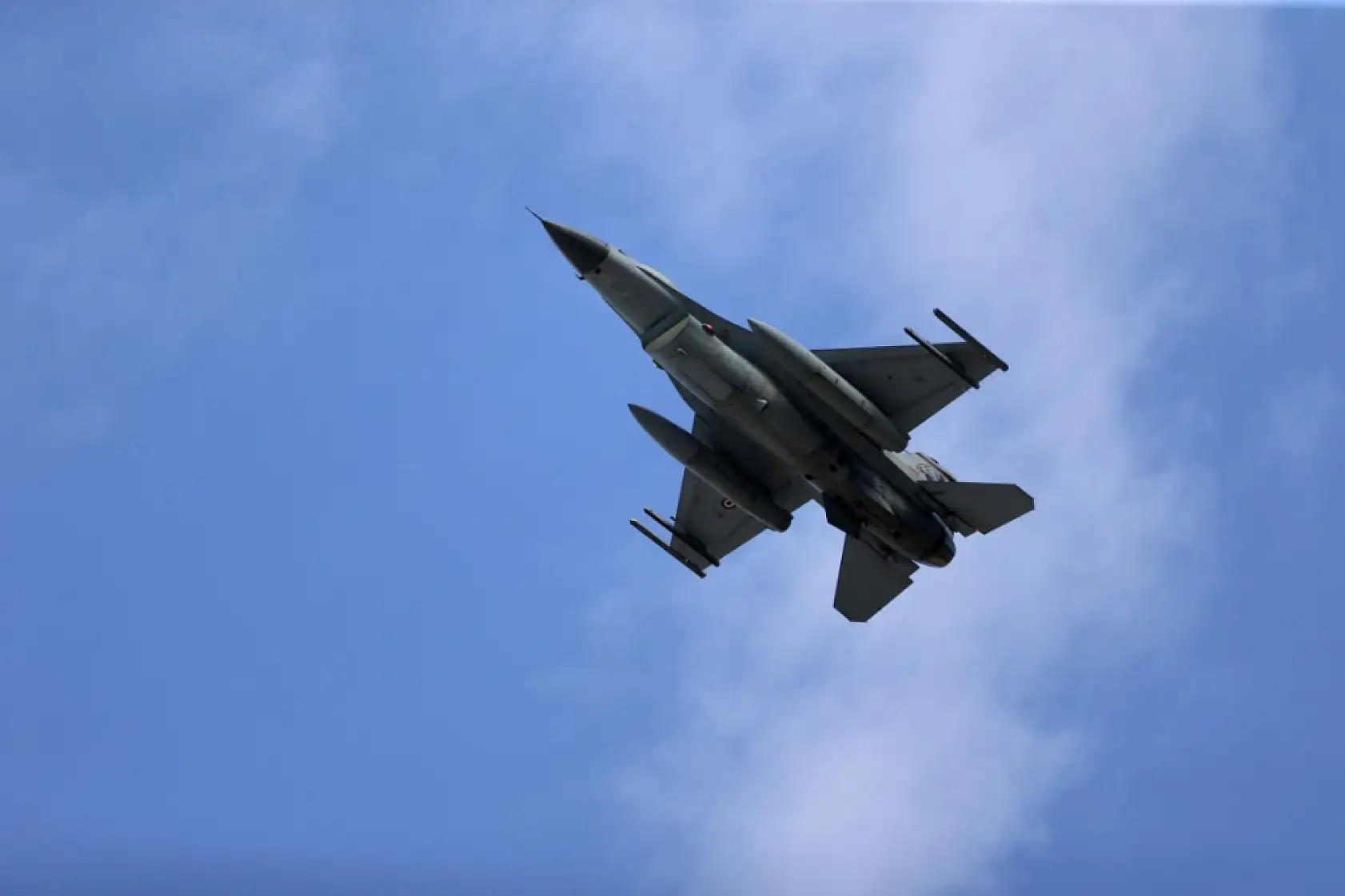 Fethiye'de muharip uçak F-16'ların geçiş provası yapıldı