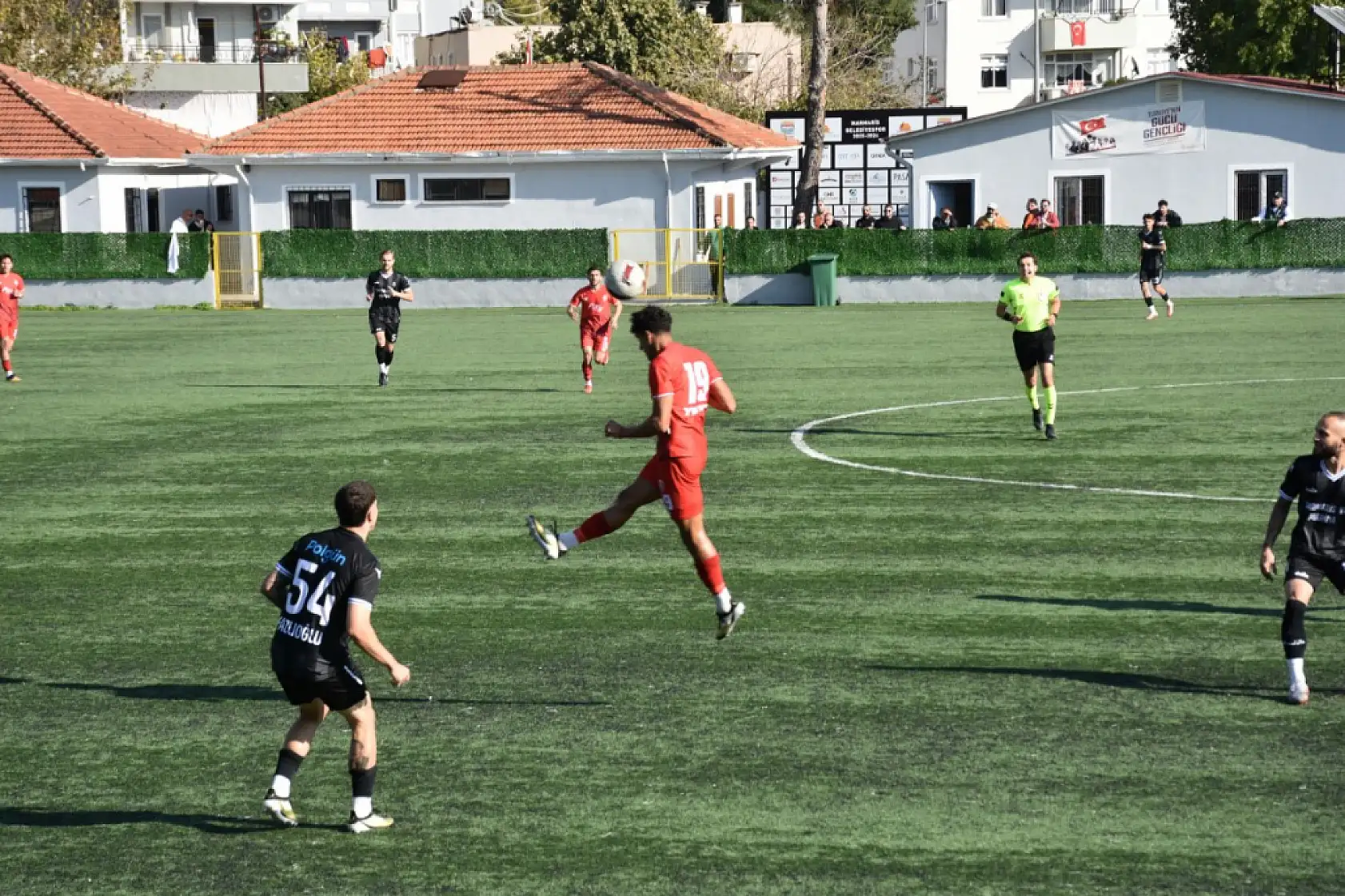 Marmaris Yat Marin MFK, Kumluca Belediyespor'u 2-0 mağlup etti