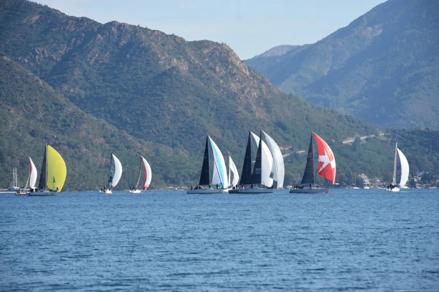 Marmaris MIYC Kış Trofesi Yat Yarışları'nın 1. ayağı başladı