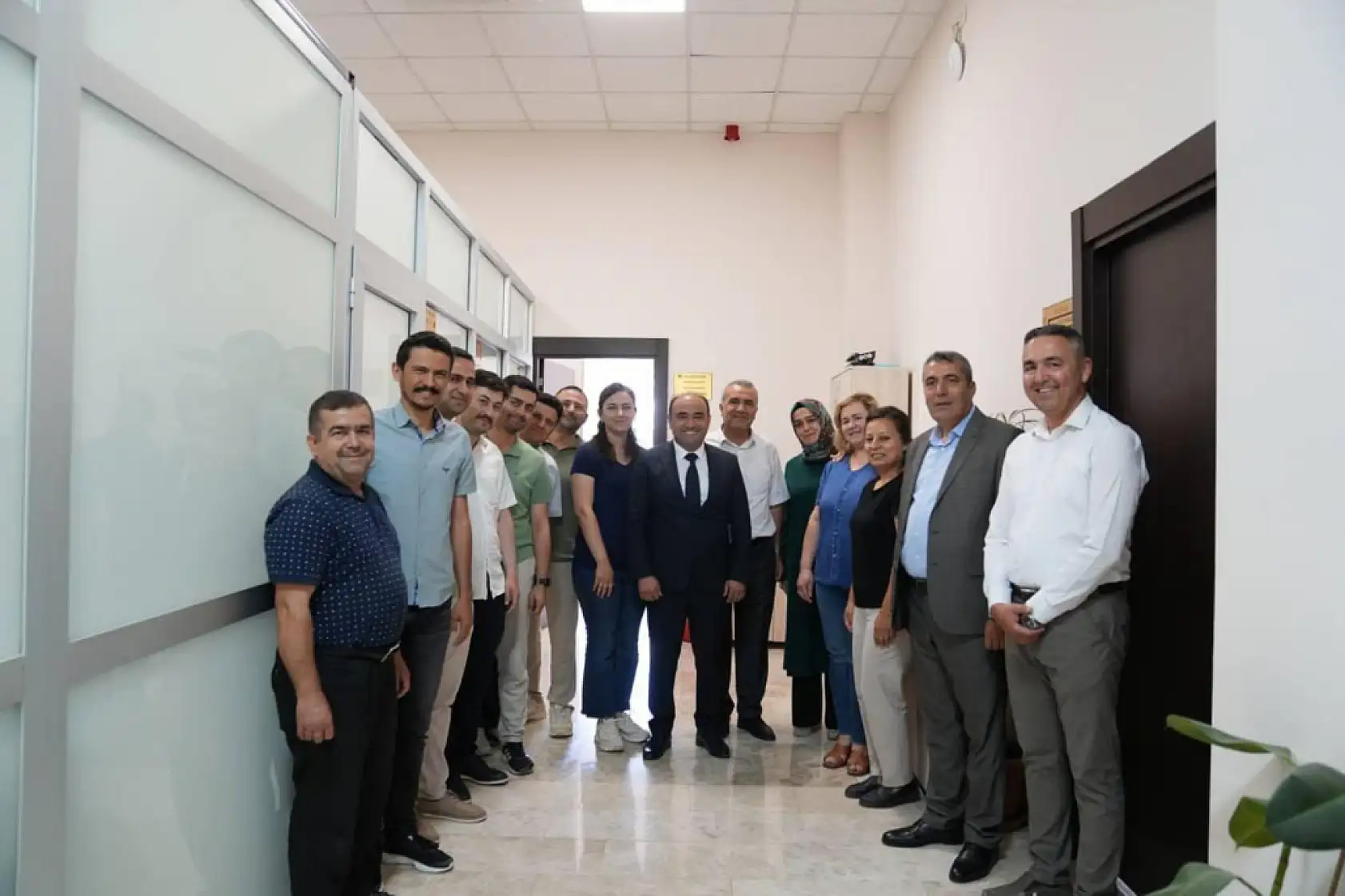 Başkan Önder Akdenizli, Bayram Öncesi Mesai Arkadaşlarıyla Bayramlaştı