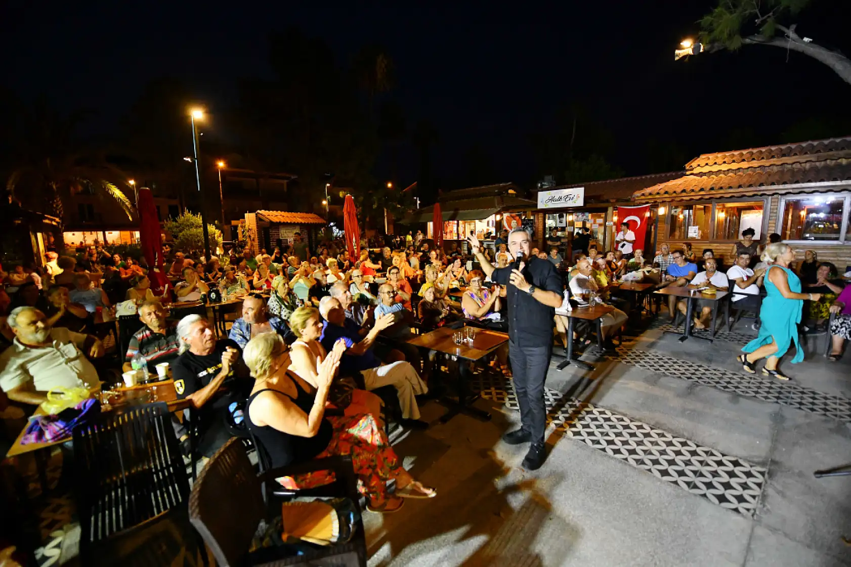 Adem Kazan, Müzikli Fethiye Akşamları'nda Unutulmaz Bir Akşam Yaşattı