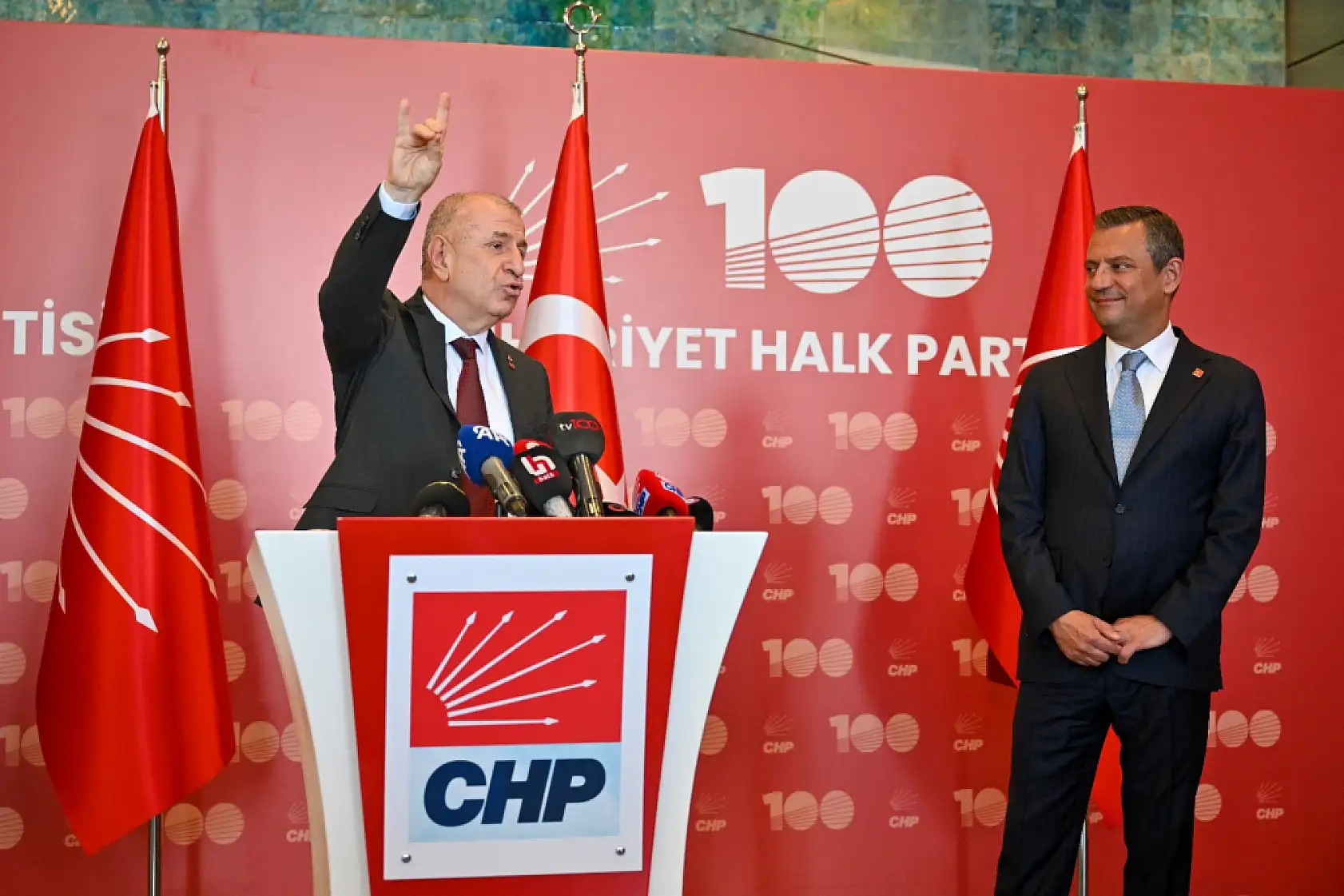 Ümit Özdağ, Özgür Özel'i ziyaret etti