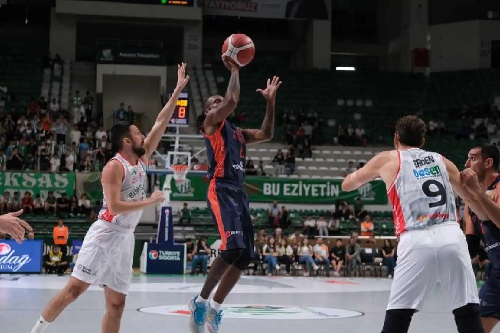 Çağdaş Bodrum Spor,  Bursaspor'a 83-69 yenildi