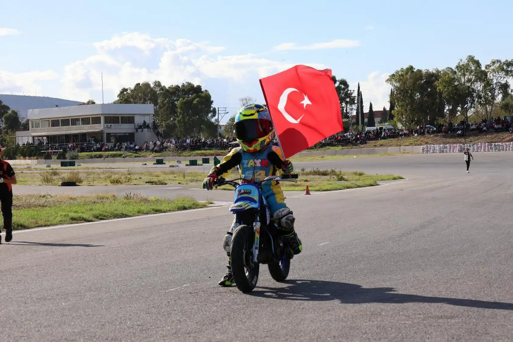 Süpermoto yarışlarında birincilik Zayn'ın