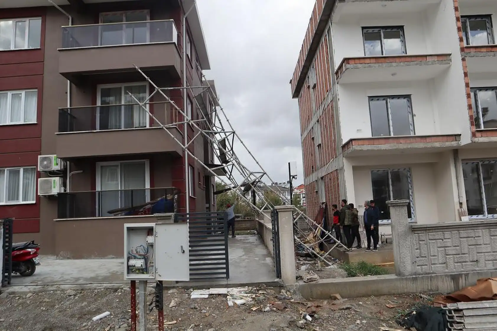 O ilçeyi hortum vurdu