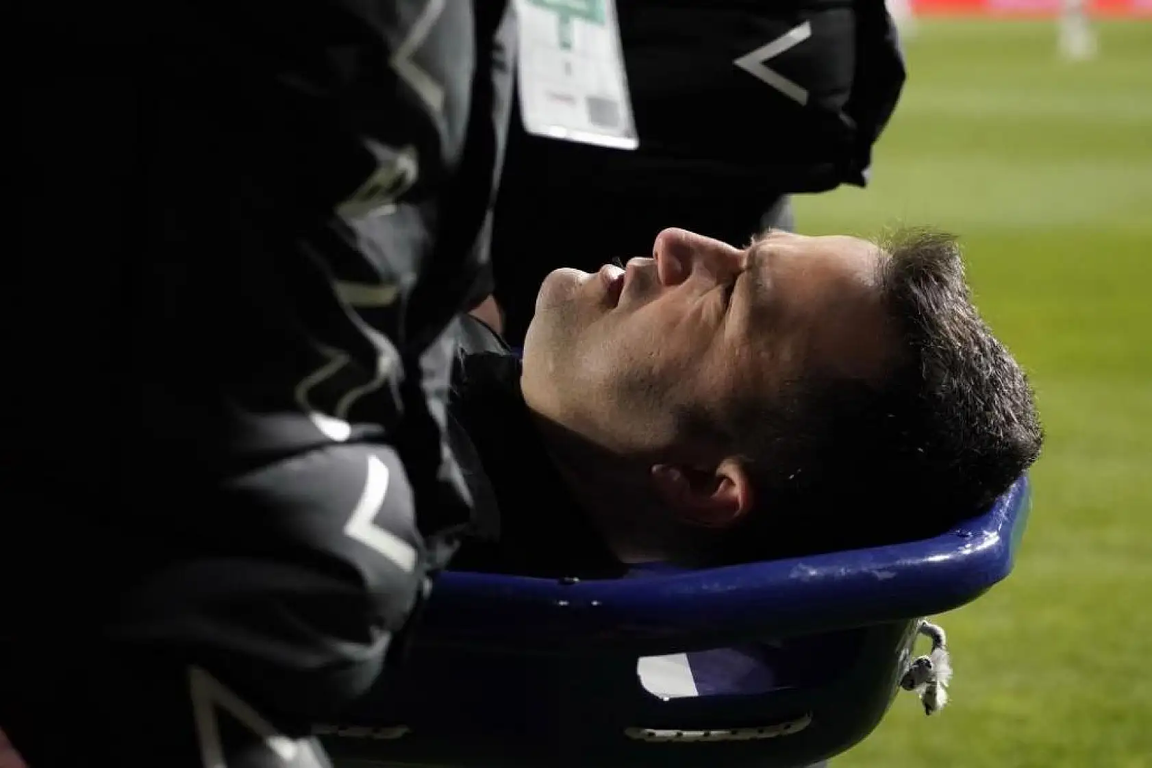 Yine bir müsabakada hakem sakatlandı! Devam edemedi..