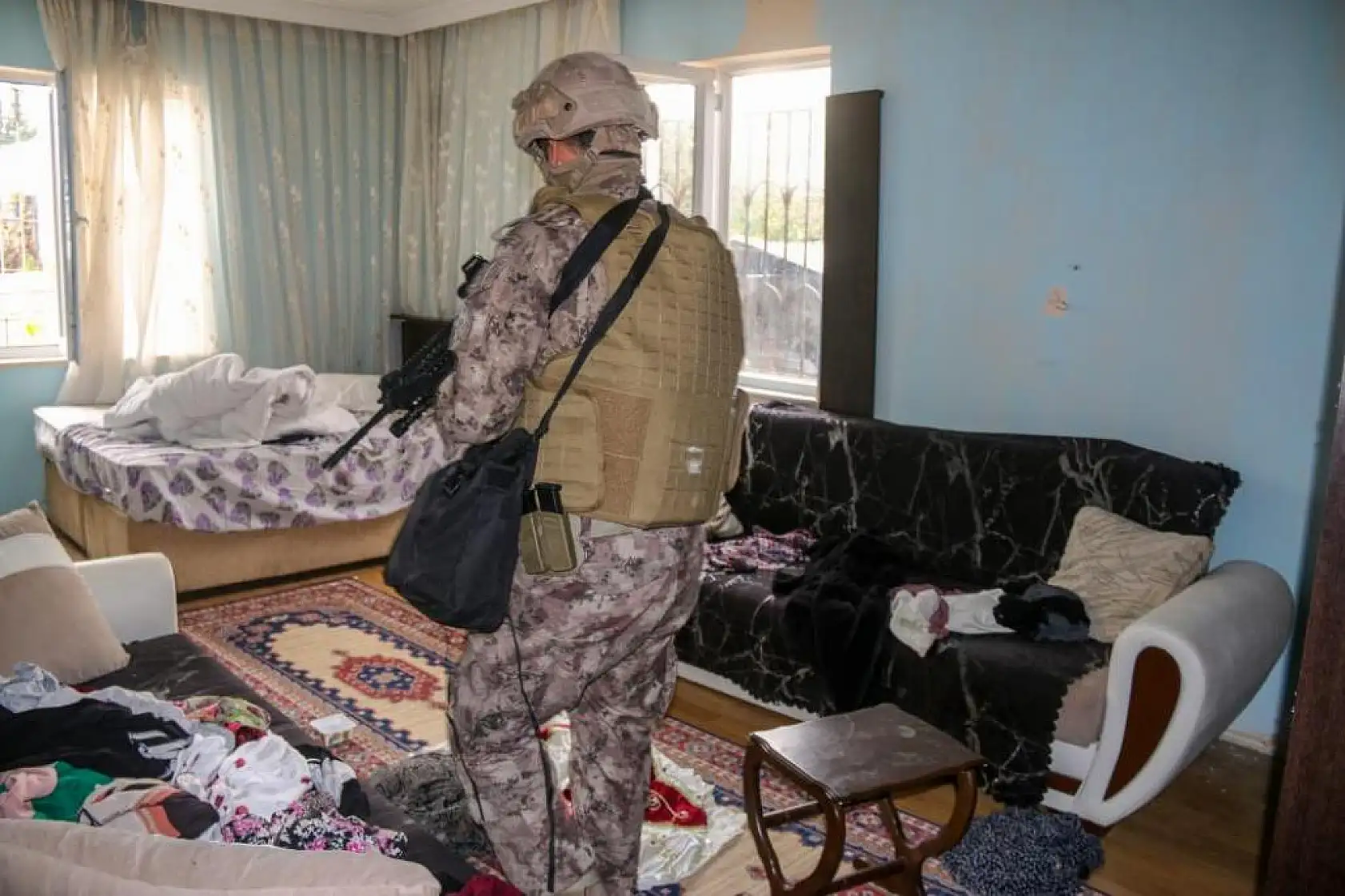 250 polisin katılımıyla film gibi uyuşturucu operasyonu