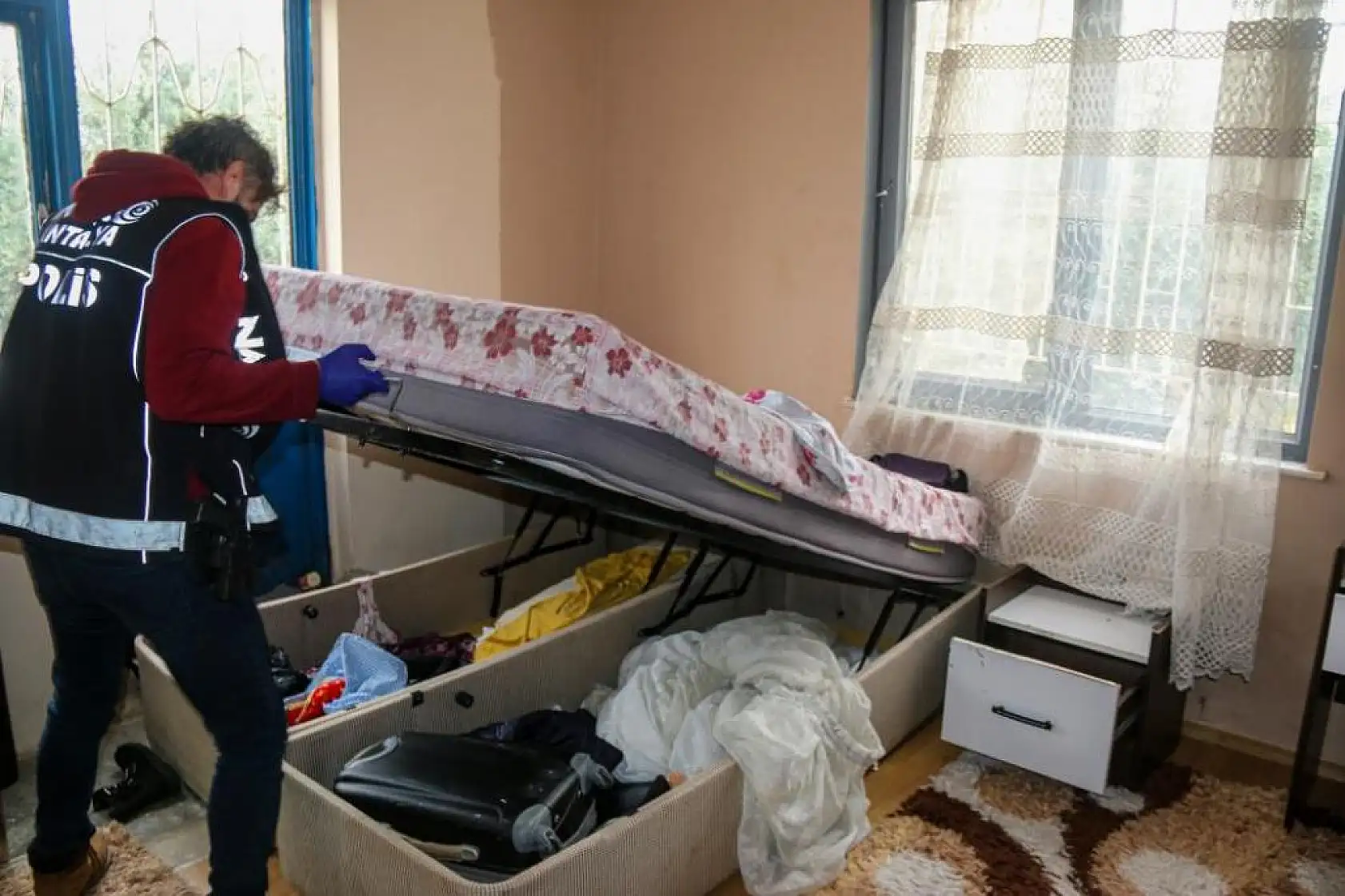 250 polisin katılımıyla film gibi uyuşturucu operasyonu