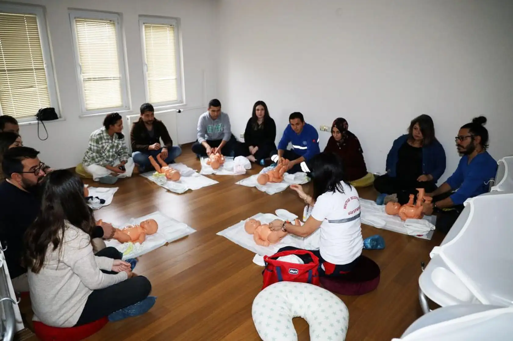 Gebe okulunda anne-babalara eğitimler devam ediyor