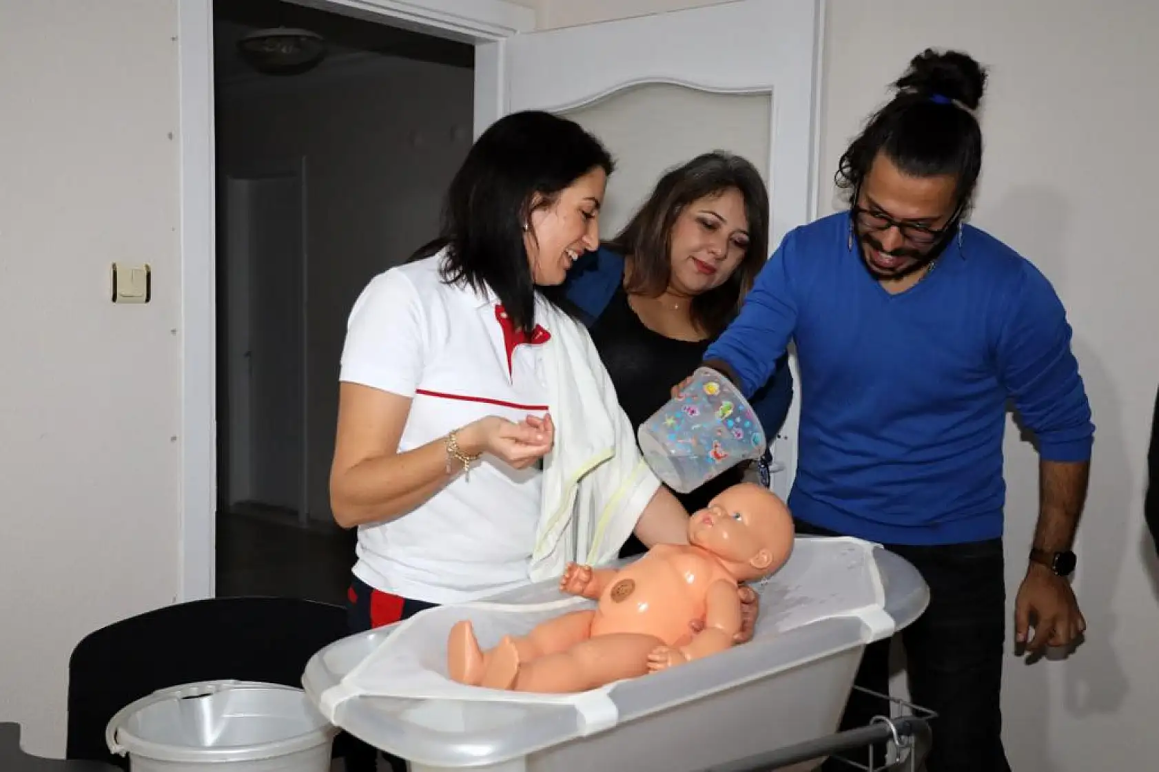 Gebe okulunda anne-babalara eğitimler devam ediyor