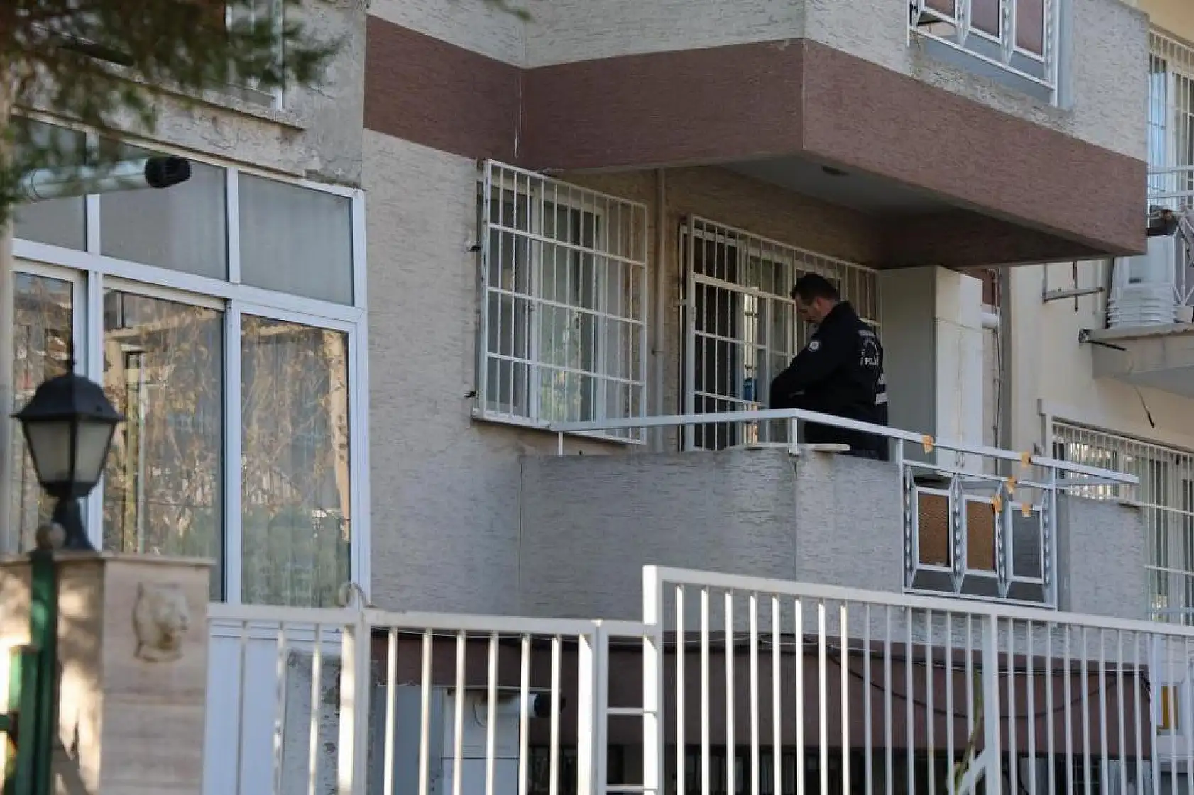 Eşini yaraladı, çocuğunu ve kayınvalidesini öldürüp intihar etti