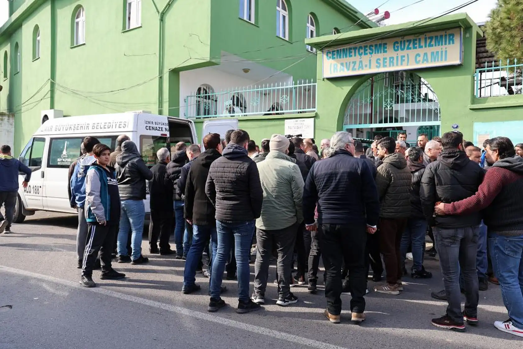 12 yaşında bıçakla öldürülen Behiye son yolculuğuna uğurlandı