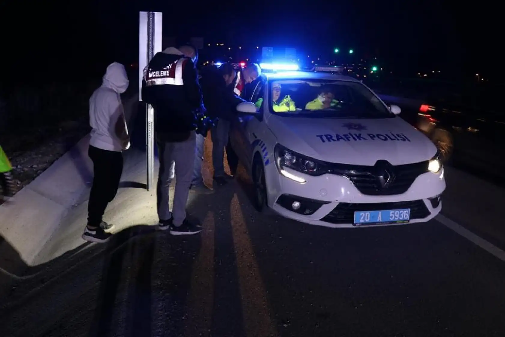 Yolun karşısına geçmek isterken otomobilin çarptığı yaşlı adam öldü