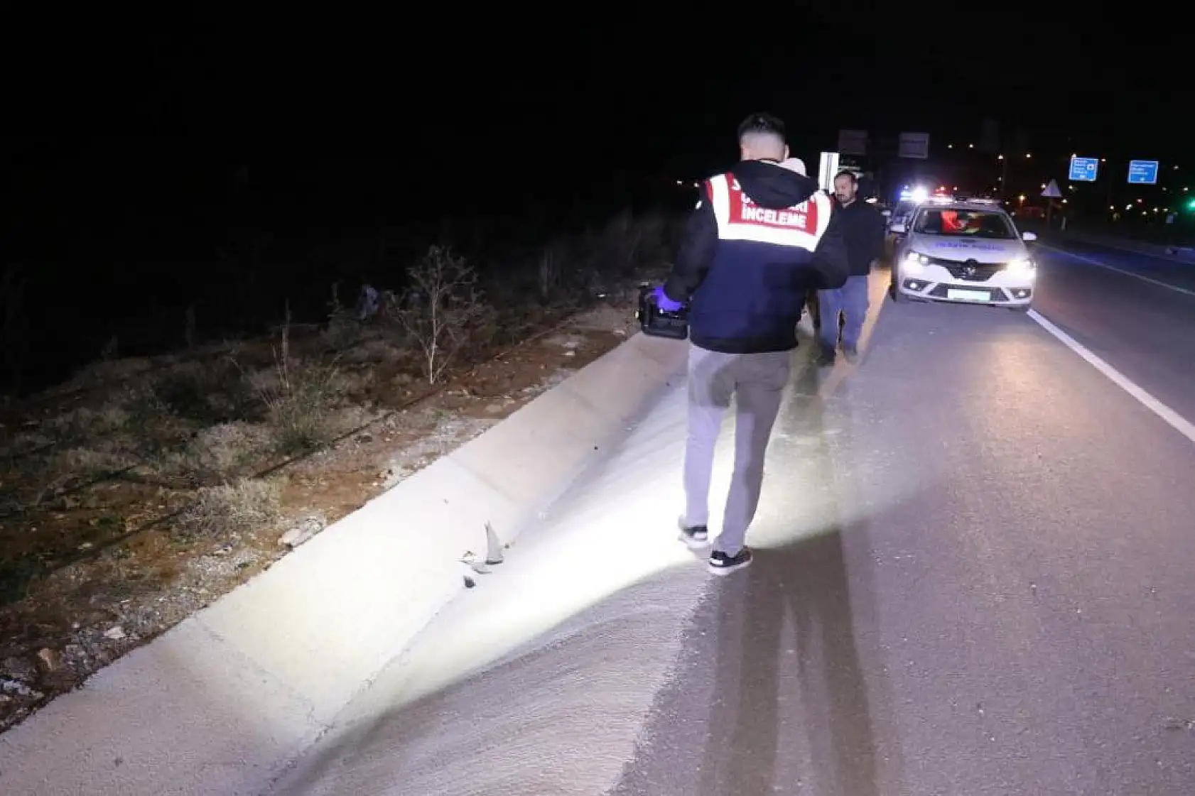 Yolun karşısına geçmek isterken otomobilin çarptığı yaşlı adam öldü