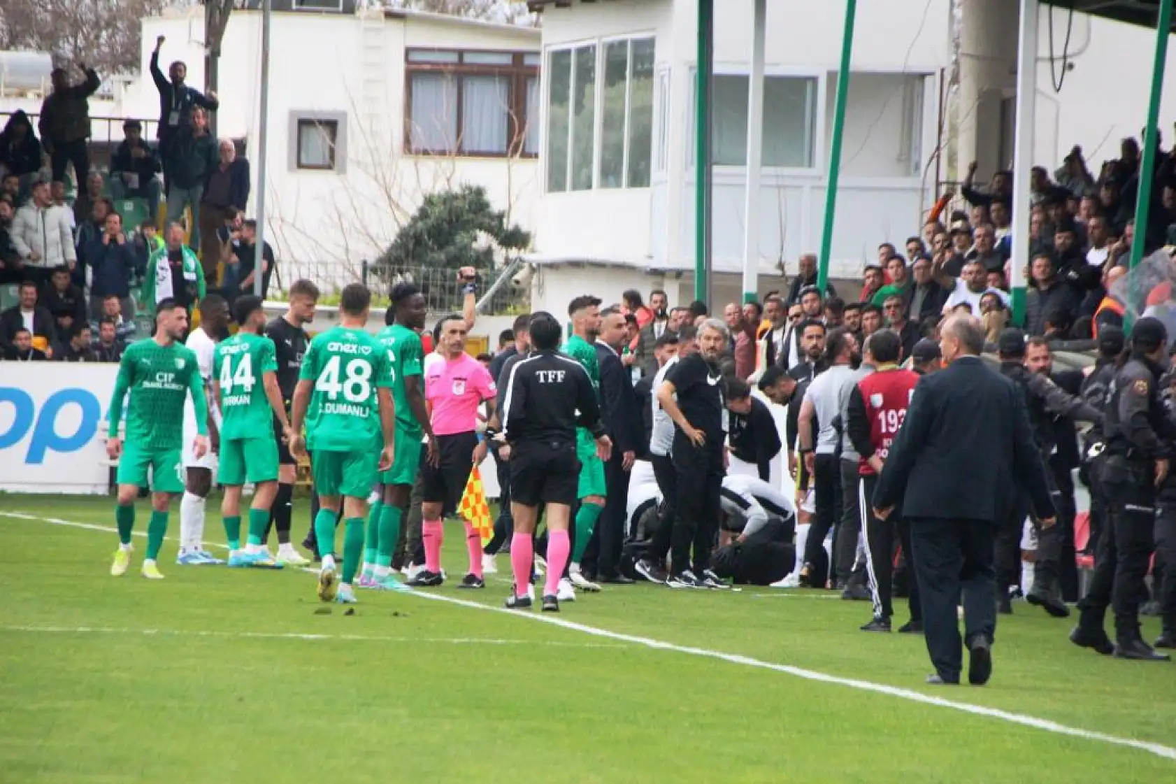 Bodrum FK maçında gözüne yabancı cisim isabet etmişti! Görme kaybı mı yaşayacak?
