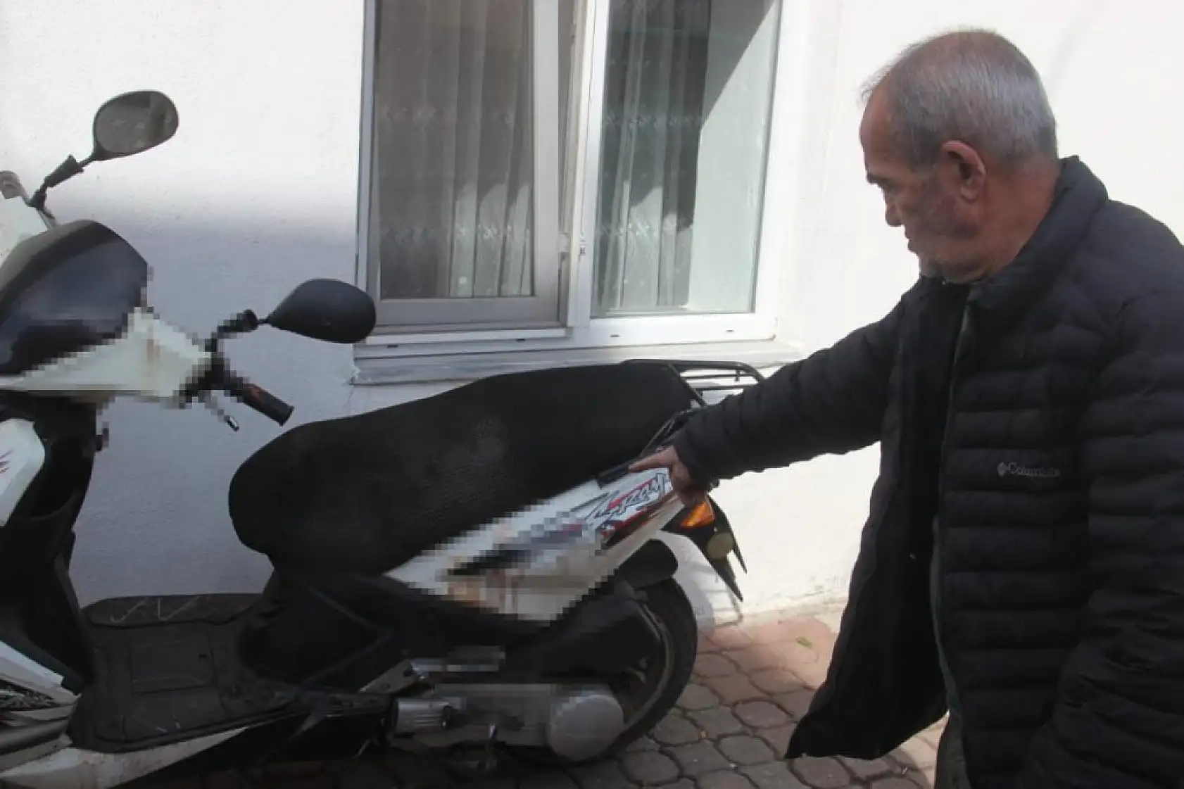 Sarkan kablo motosiklet sürücüsünün boğazını kesti, ölümden döndü