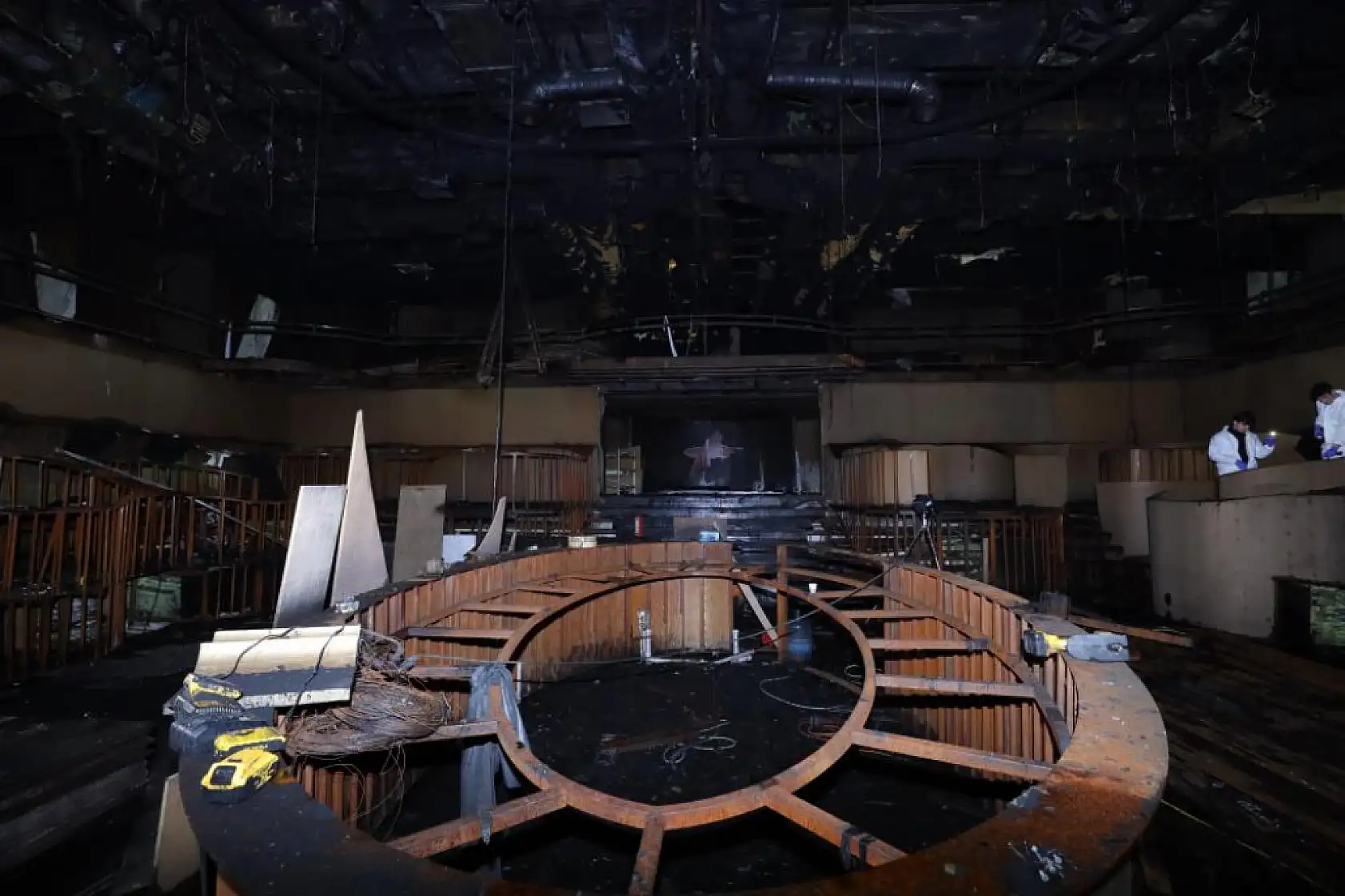 Beşiktaş'taki 29 kişinin hayatını kaybettiği gece kulübünün yangın sonrası görüntüleri paylaşıldı