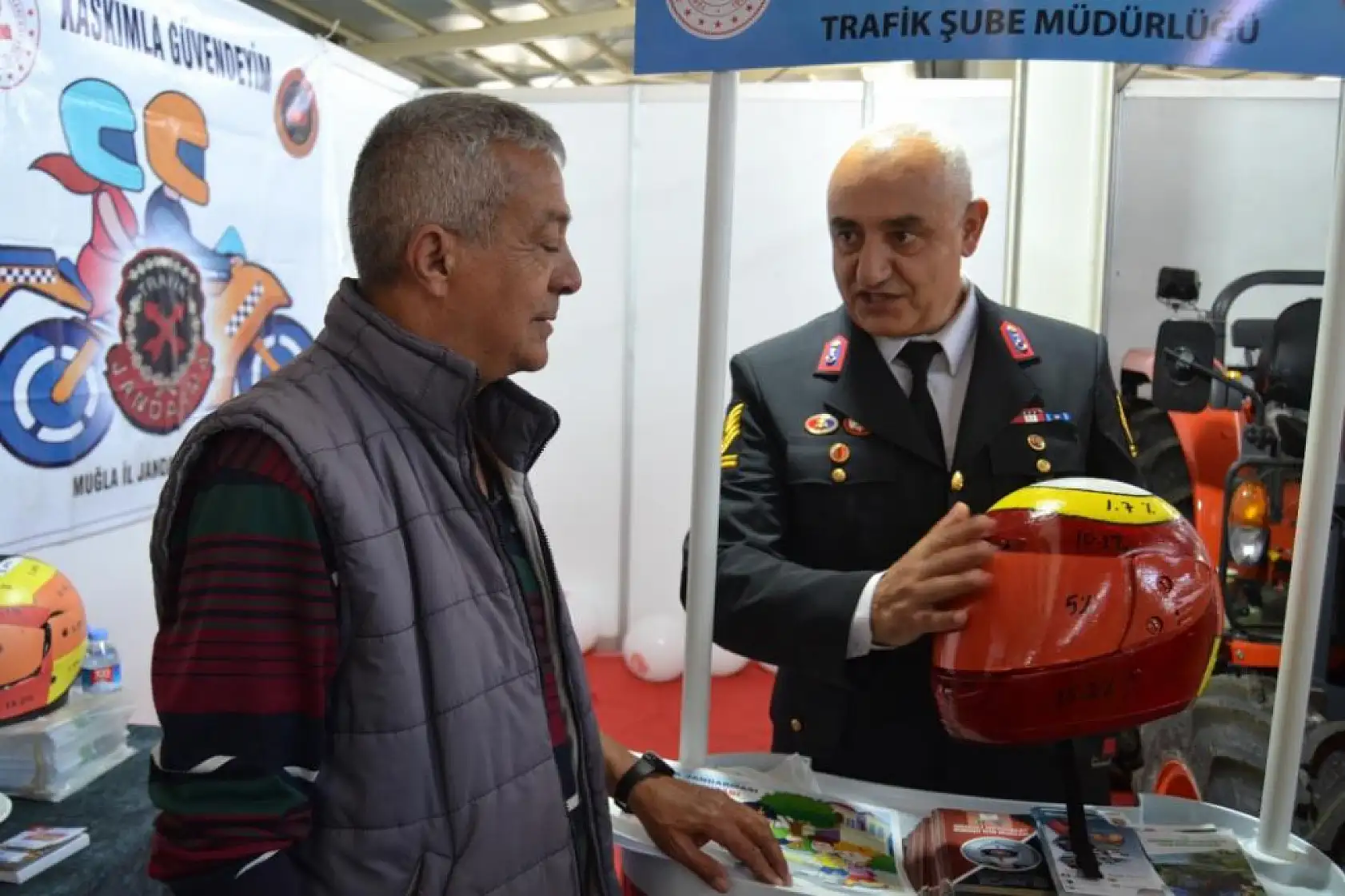 Fethiye Jandarması Fuarda Vatandaşları Bilgilendirdi