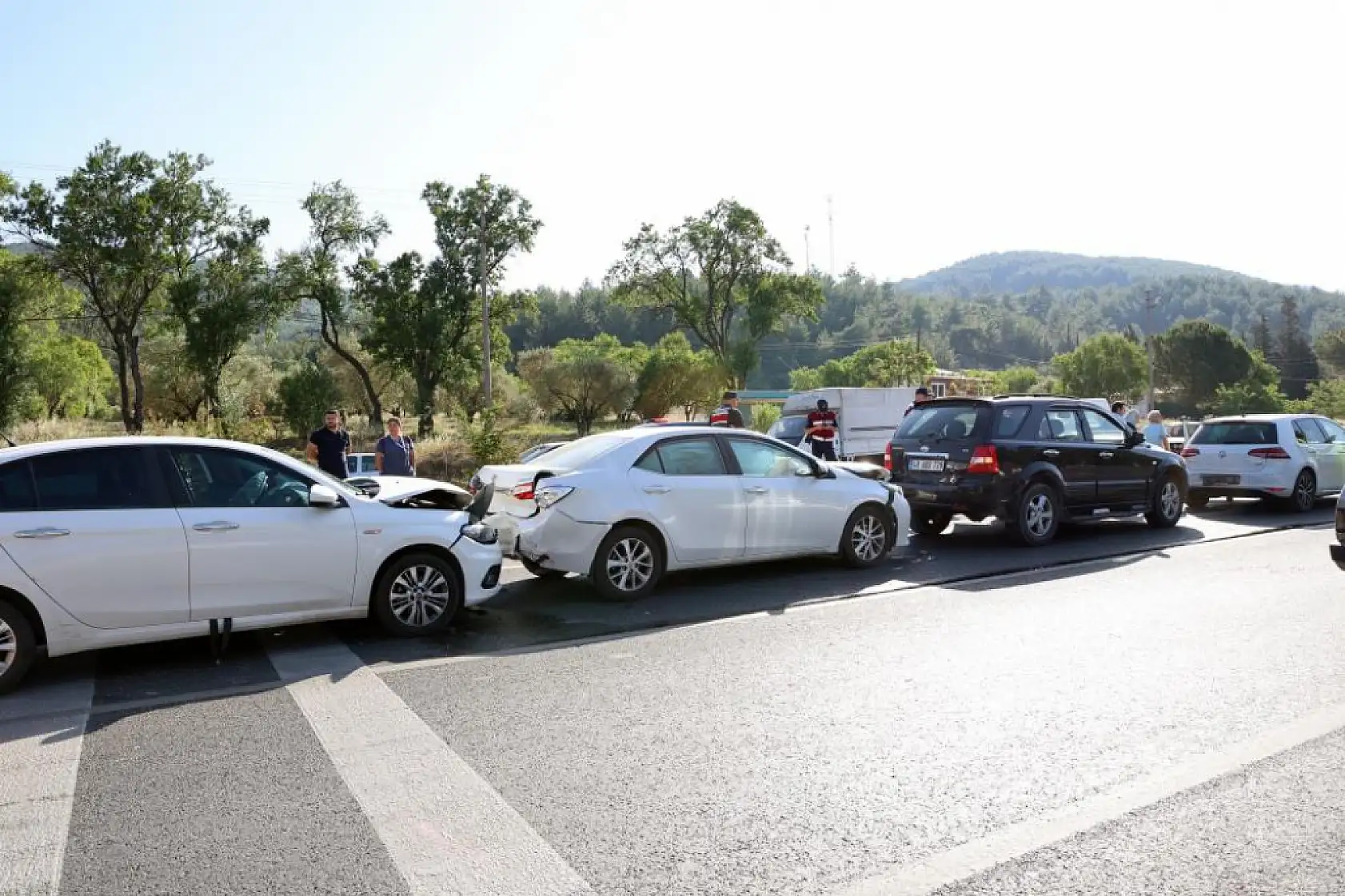 Muğla'da 4 aracın karıştığı zincirleme kaza