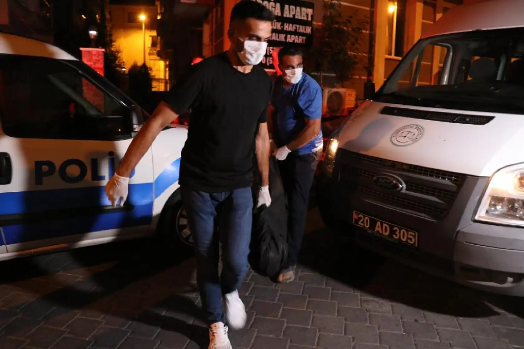 Arkadaşlarının ulaşamadığı genç kız ölü olarak bulundu