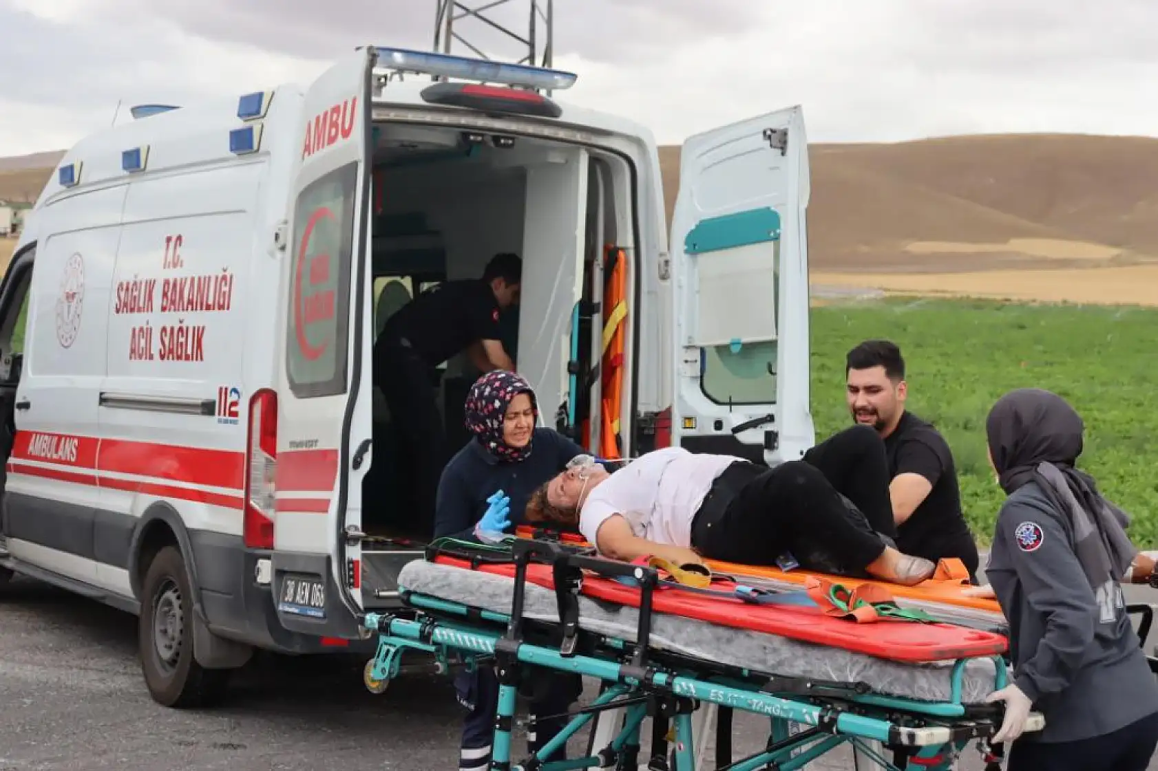 Otomobile çarptı sulama kanalına uçtu! 1 kişi hayatını kaybetti 3 yaralı