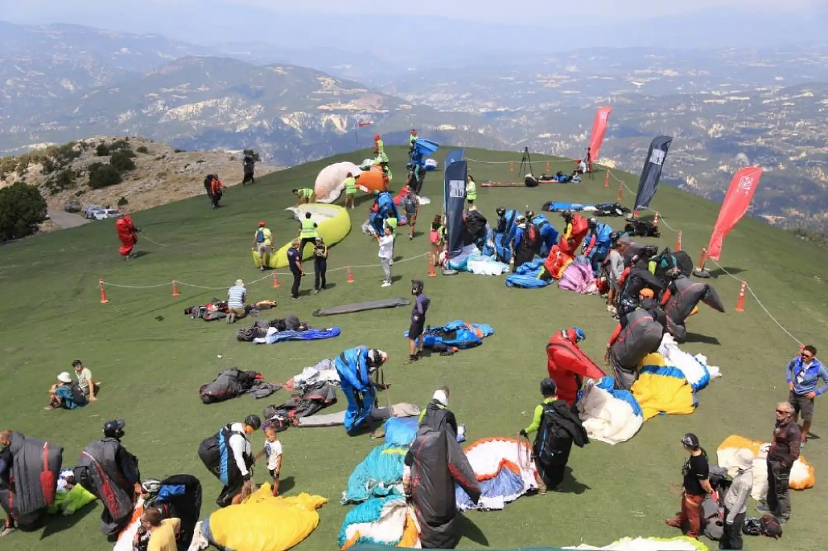 Türkiye'nin Maldivleri'nde Gökyüzü Şöleni: Yamaç Paraşütü Dünya Kupası