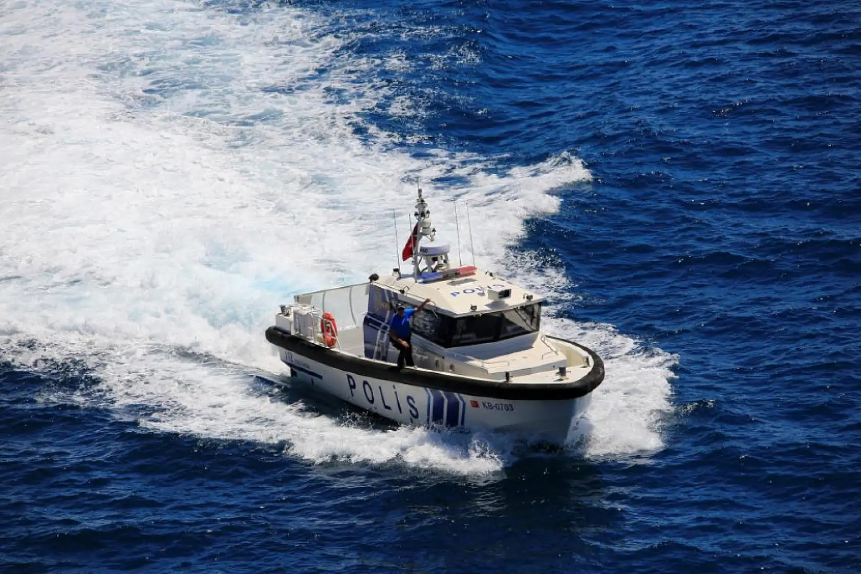 Sportif amaçlı dalış yapan dalgıçlar su altında ceset buldu