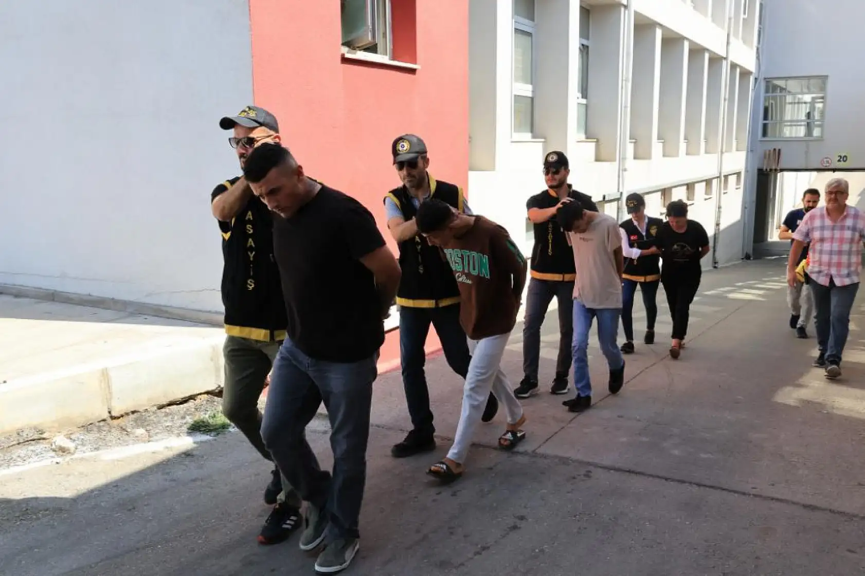 Yasak Aşk Cinayeti! Sevgilisinin Arkadaşları Tarafından Önce Darp Edildi, Sonra Öldürüldü