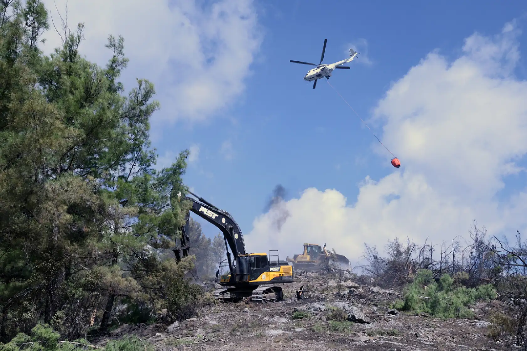 Menteşe yangını kısmen kontrol altında