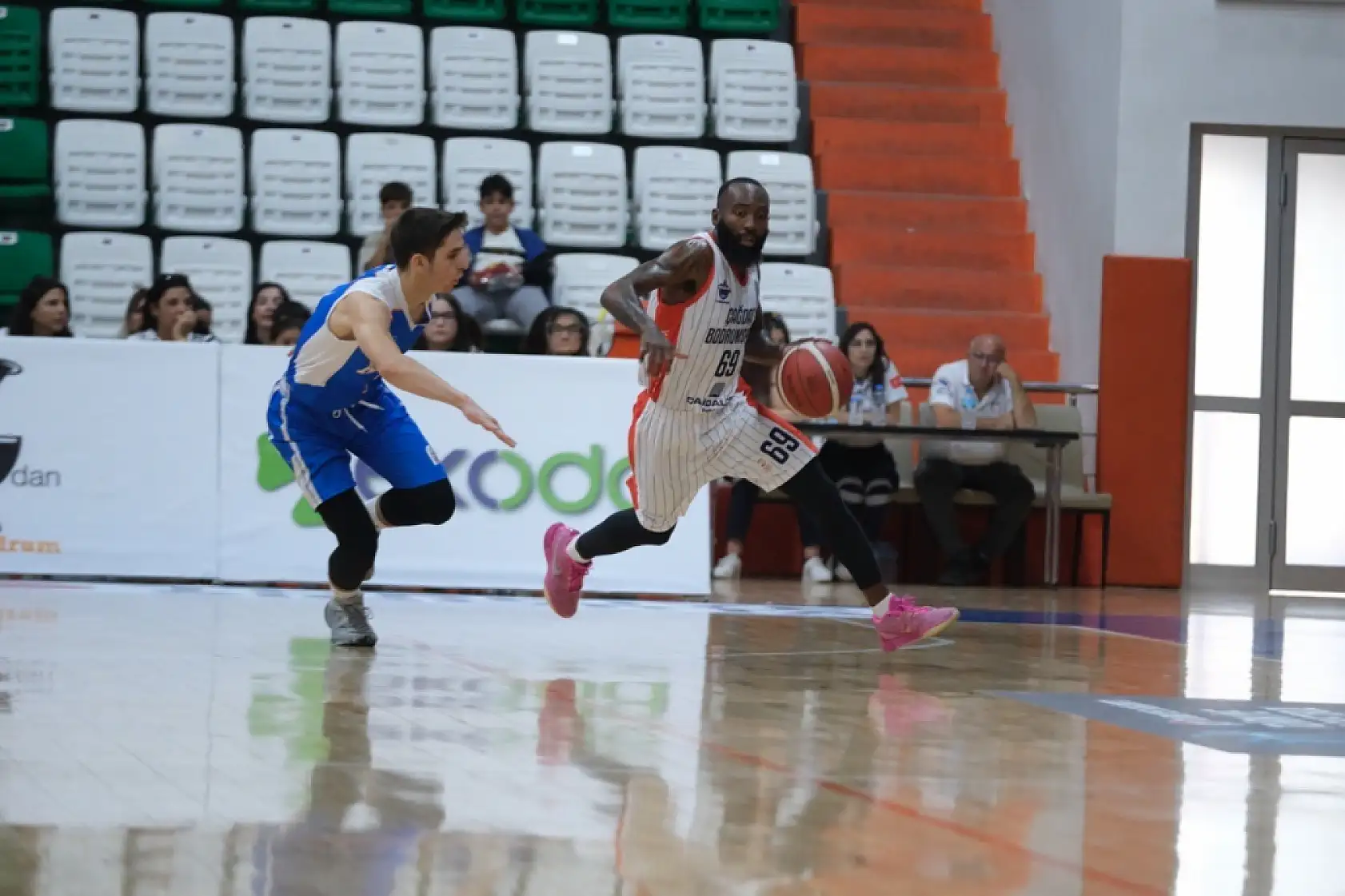 Çağdaş Bodrum Spor, İstanbul Anka Spor karşısında farklı galibiyet aldı