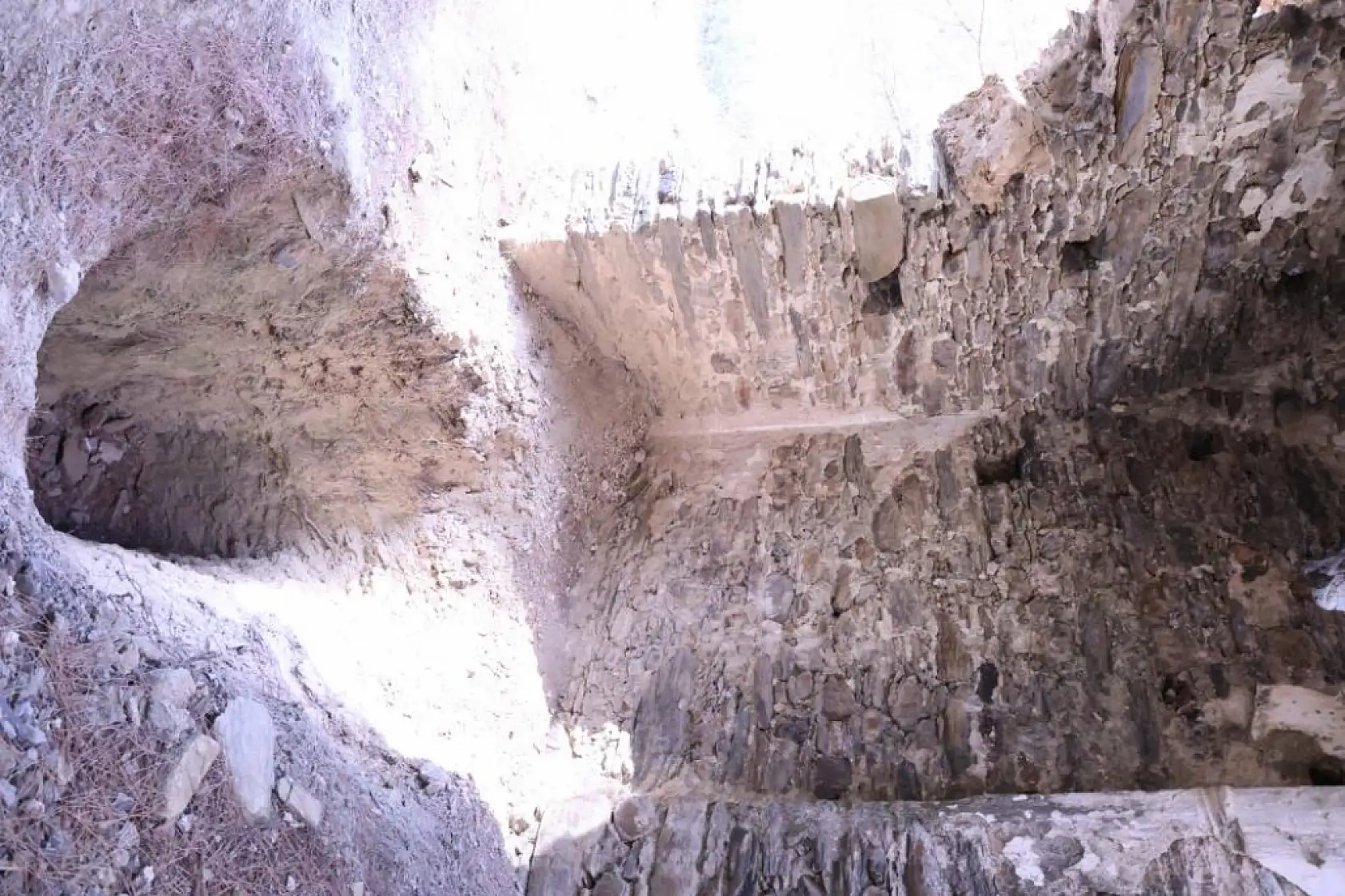 Muğla'da tarihi kiliseler definecilerin hedefinde