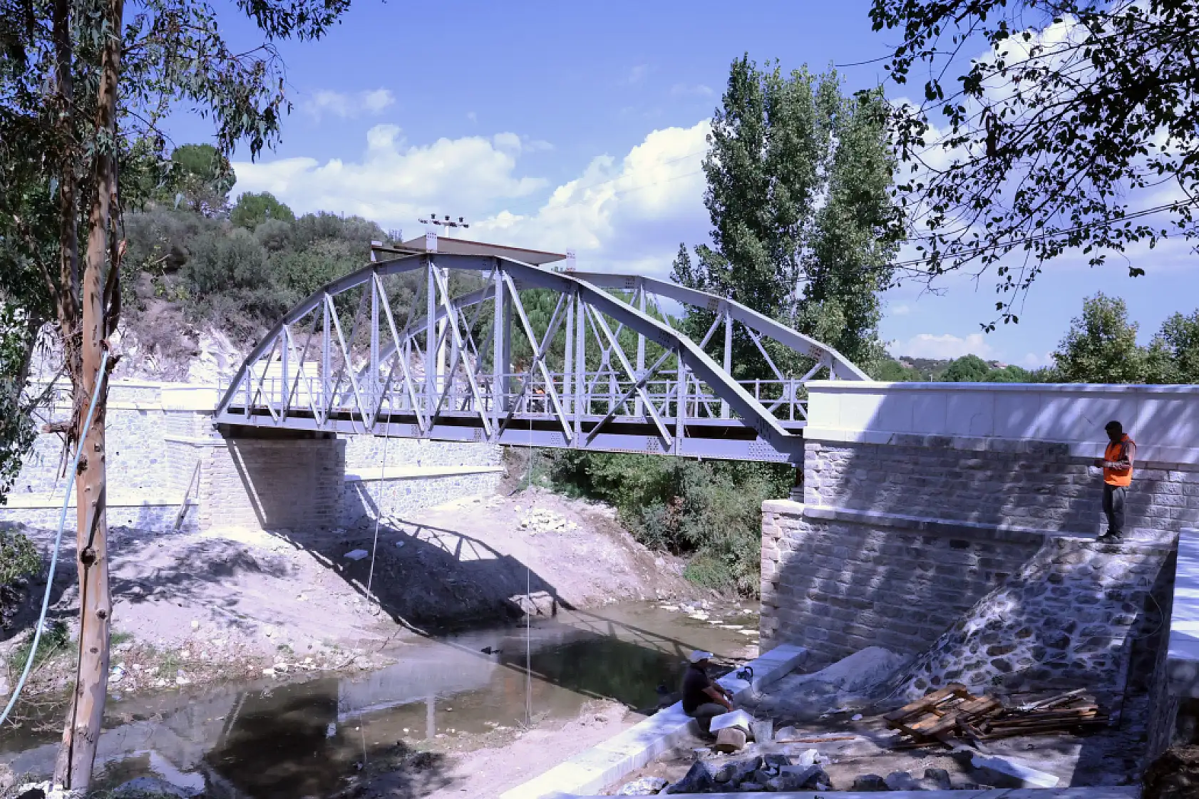 105 yıllık tarihi köprü aslına uygun yapılıyor