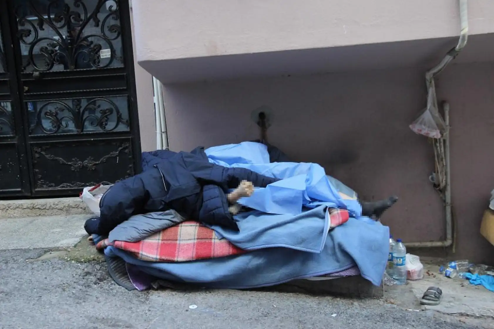 'Engelliyim, gidecek yerim yok' diyen adam ölü bulundu