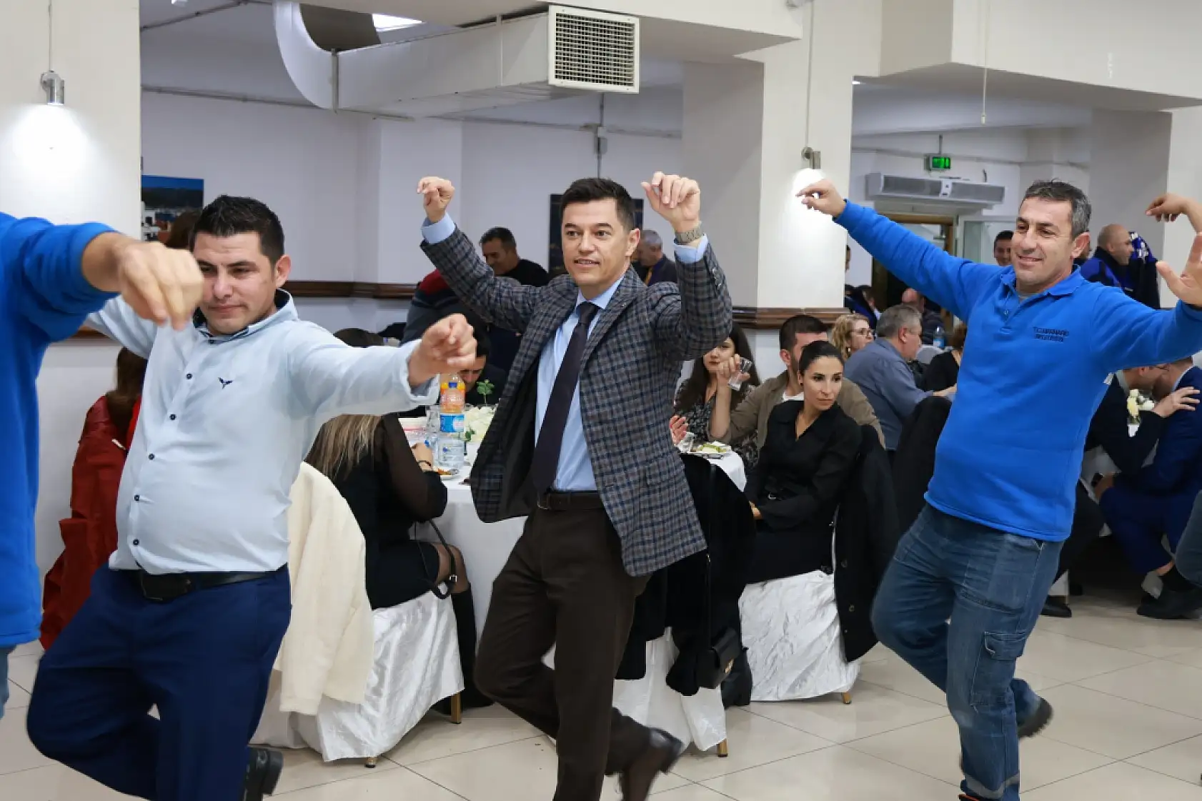 Marmaris Belediyesi personeli yeni yıl yemeğinde buluştu