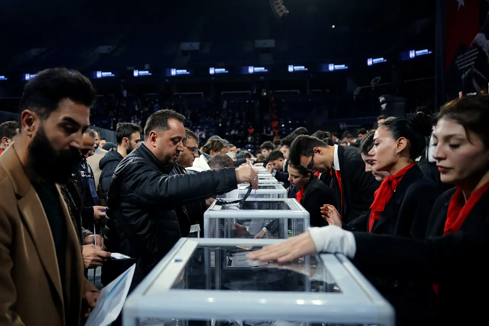Beşiktaş'ta oy verme işlemi başladı